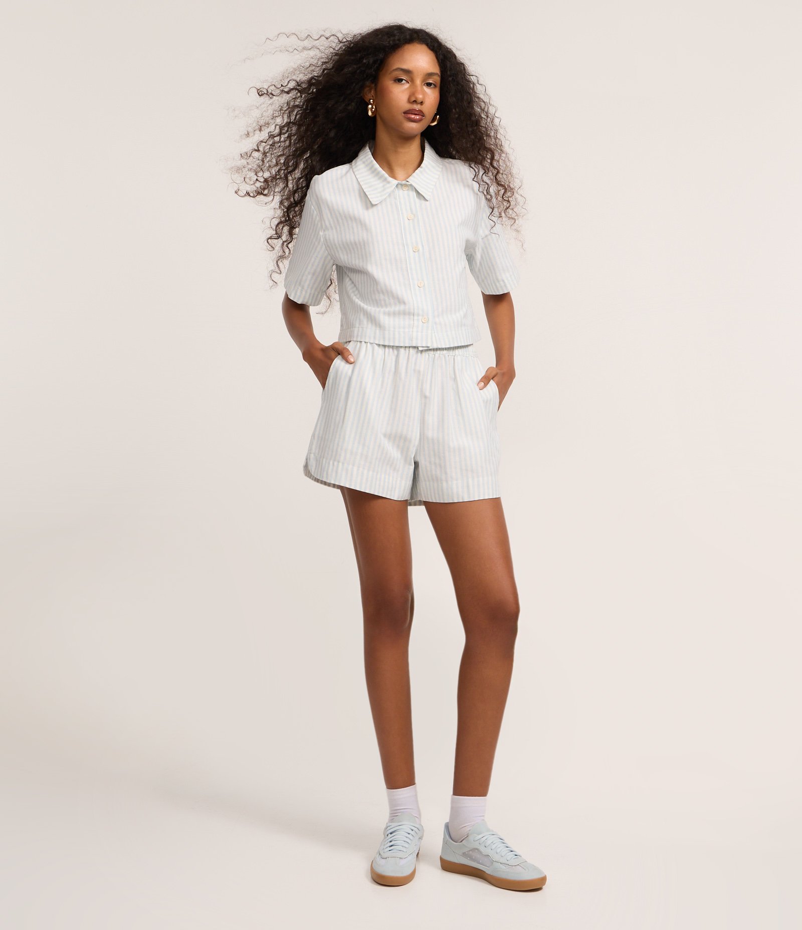 Short Runner em Sarja com Listras e Cós Elástico Azul/Off White 1