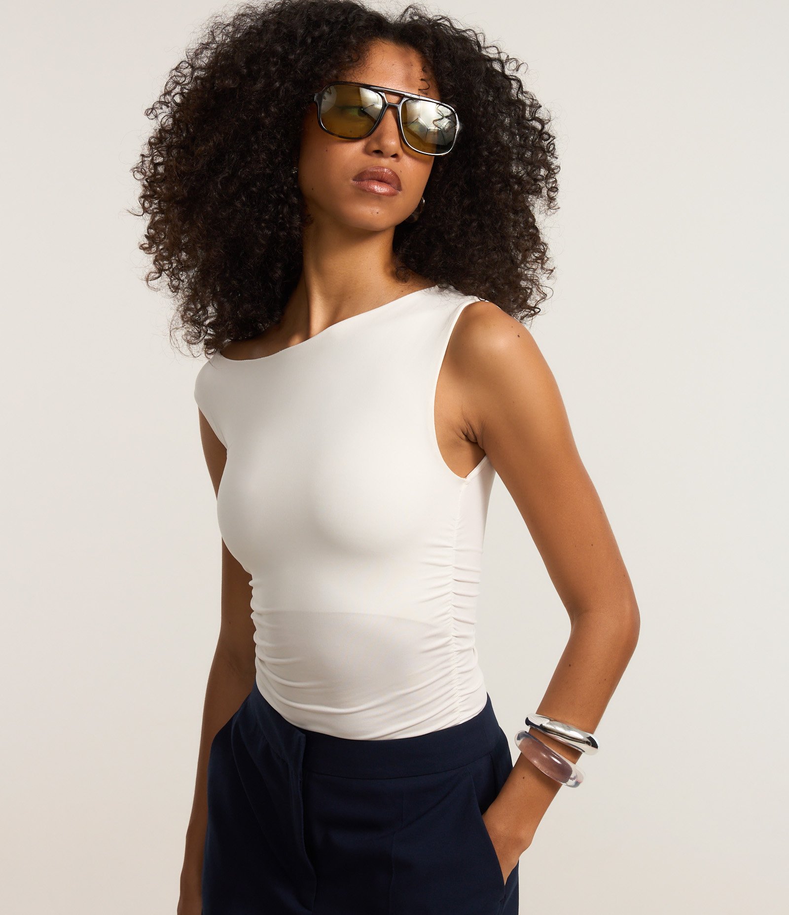 Blusa em Microfibra com Ombro Caído Branco 1