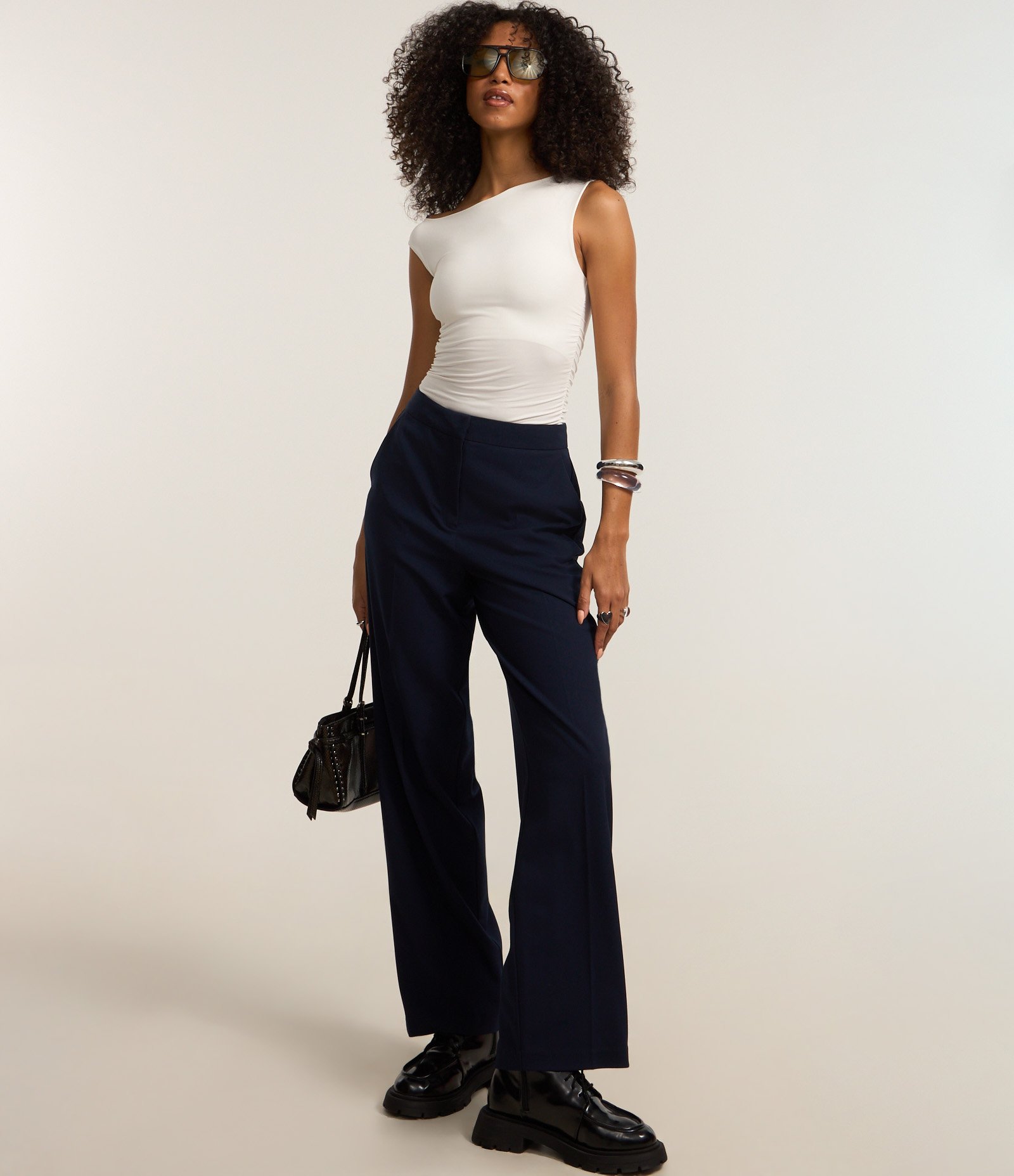 Blusa em Microfibra com Ombro Caído Branco 2