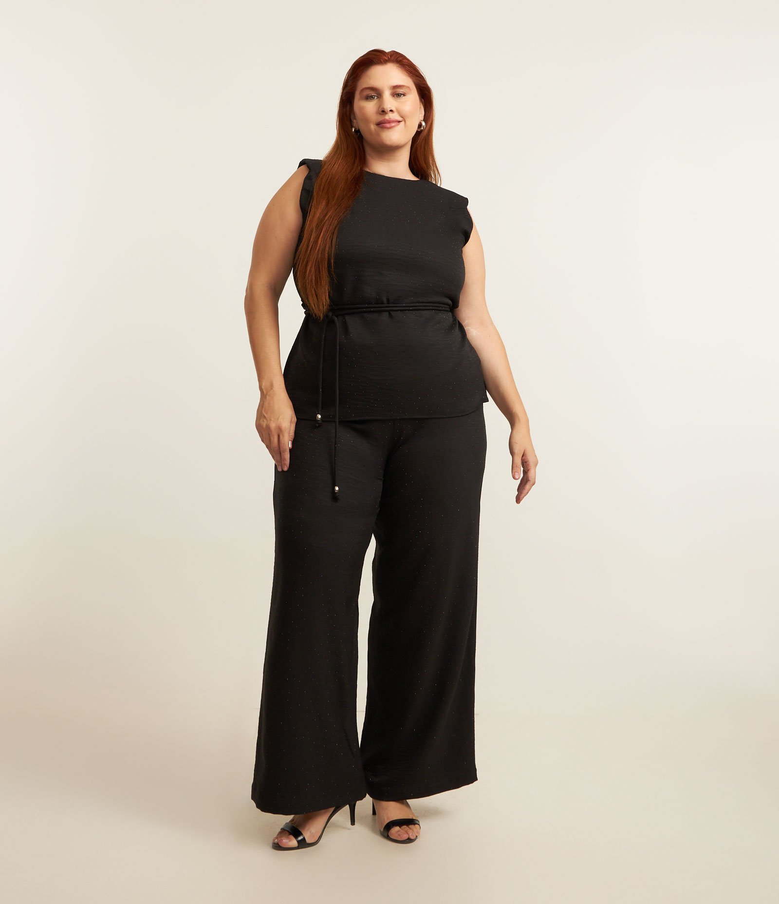 Blusa Regata Alongada em Crepe com Brilhos e Cinto de Amarração Curve & Plus Size Preto 2