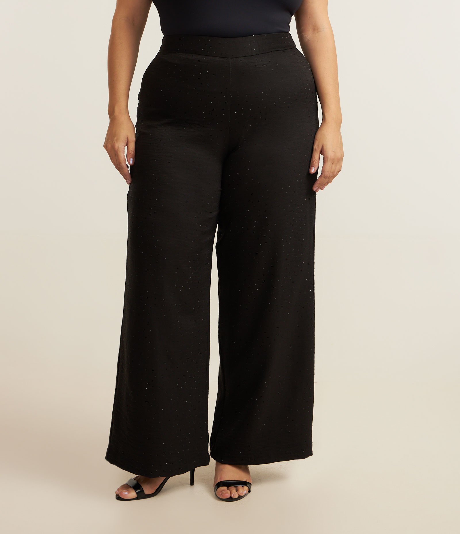 Calça Pantalona em Crepe com Brilhos Curve & Plus Size Preto 2