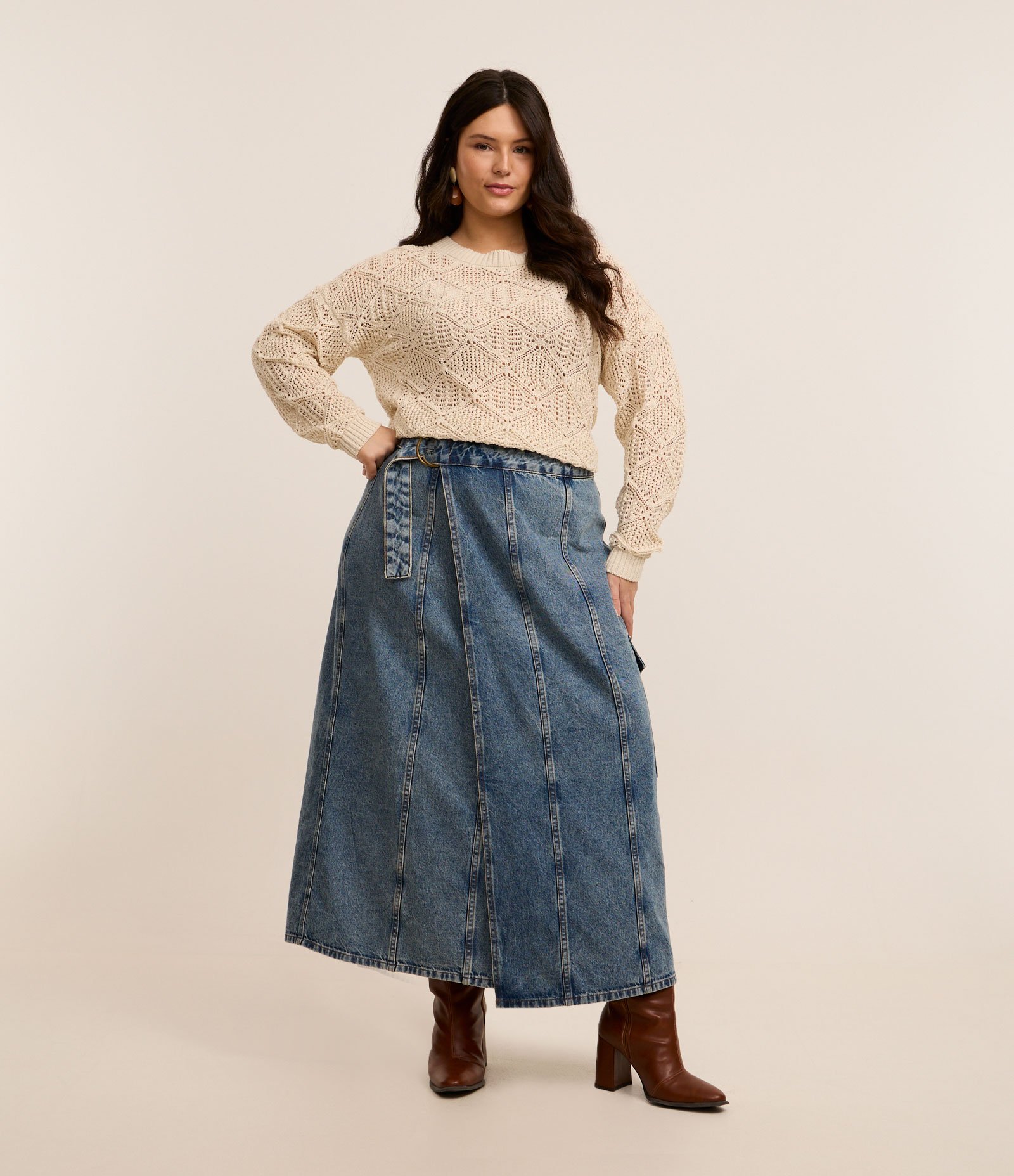 Blusa em Tricô com Ponto Aberto Curve & Plus Size Bege 2