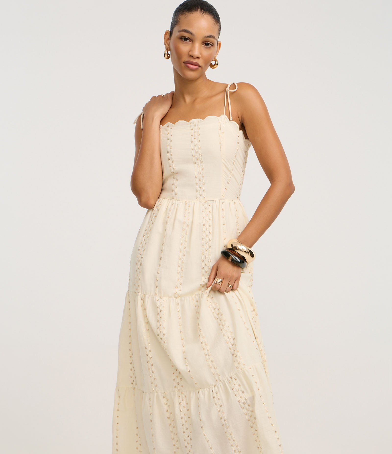 Vestido Evasê Midid em Voal com Bordado de Ramos e Lantejoulas Bege 1