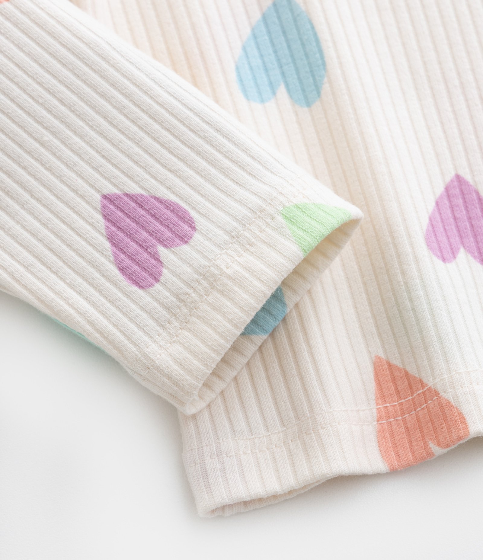 Blusa Infantil Canelada com Estampa de Corações - Tam 1 a 6 Anos Bege 4