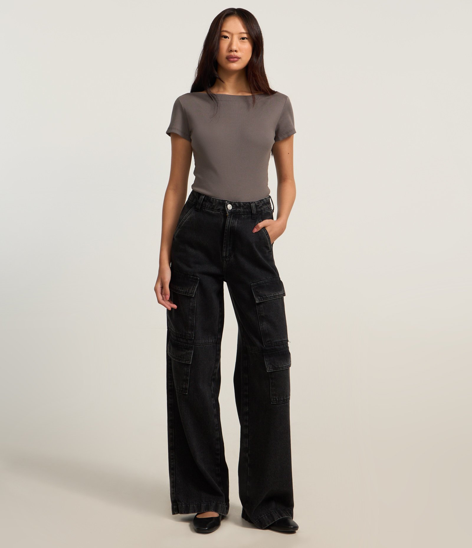 Blusa em Ribana com Decote Canoa e Manga Curta 2