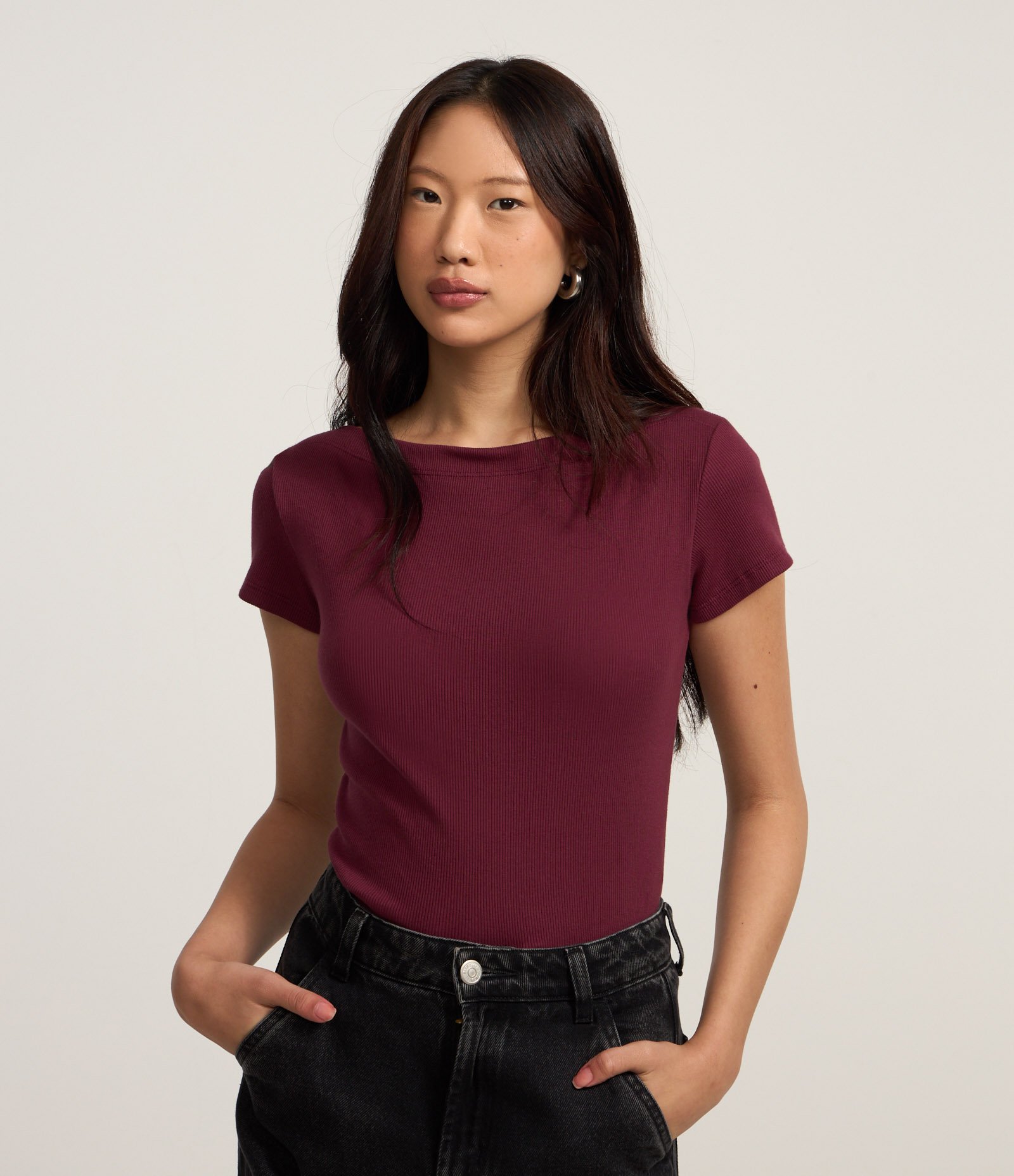 Blusa em Ribana com Decote Canoa e Manga Curta Vinho 1