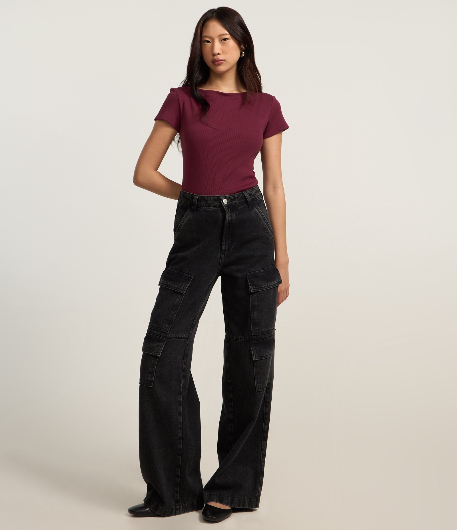 Blusa em Ribana com Decote Canoa e Manga Curta Vinho 2