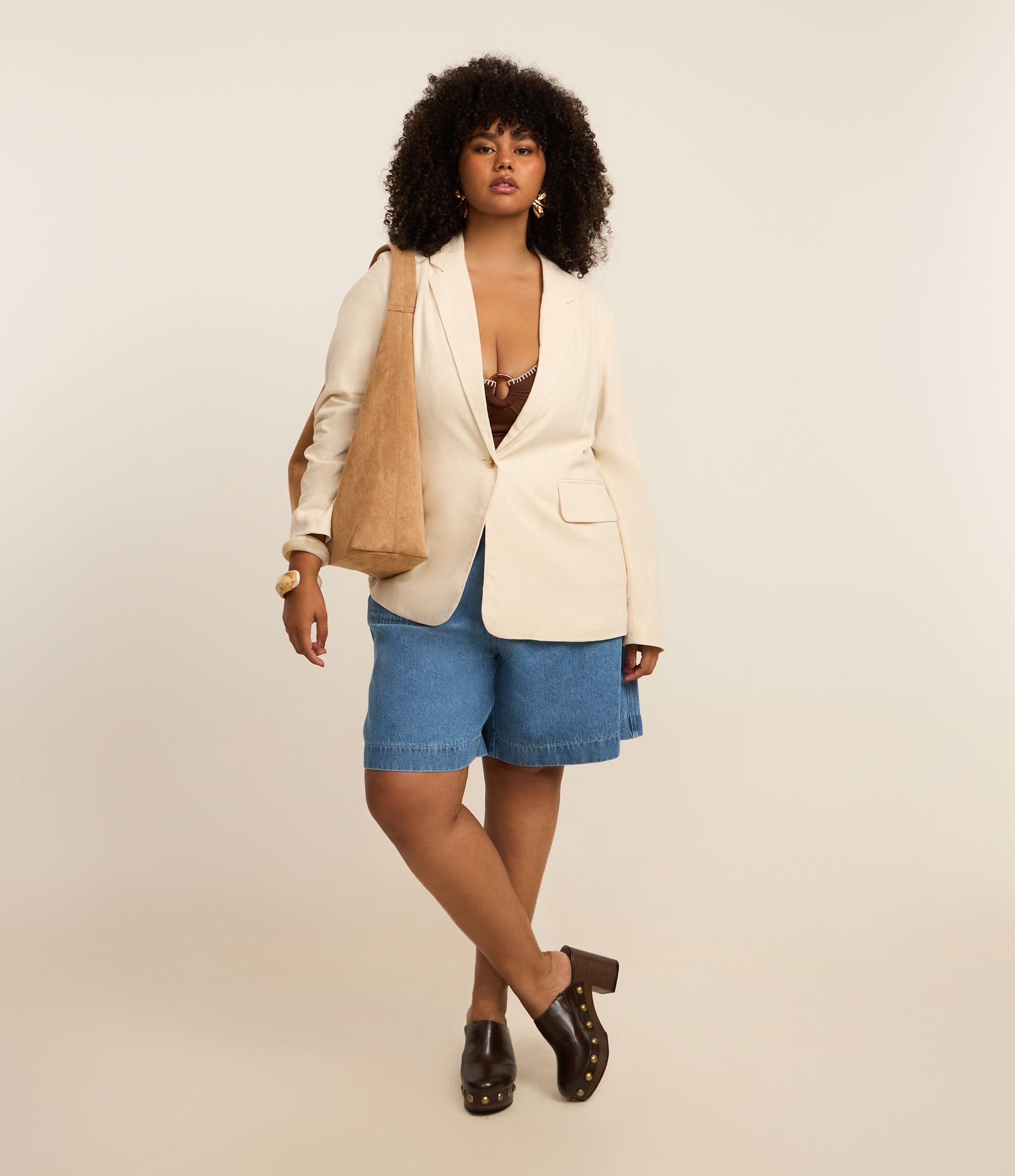 Blazer Alongado em Viscolinho com Botão Único Curve & Plus Size Off White 2