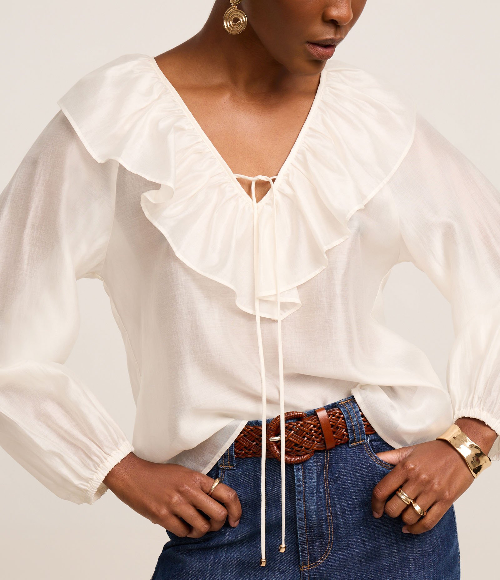 Blusa Bata Boho em Voal com Babado e Amarração na Gola Off White 4