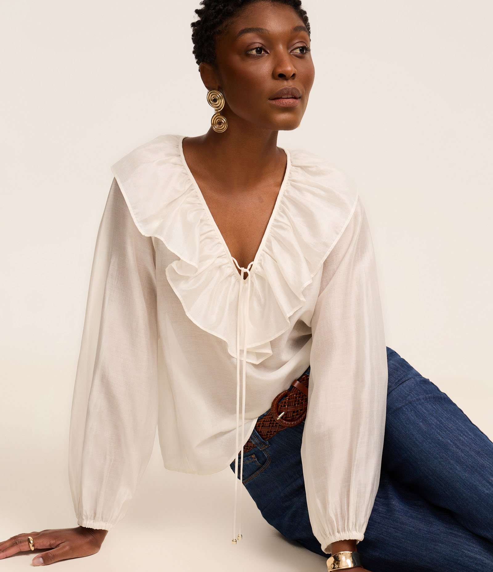 Blusa Bata Boho em Voal com Babado e Amarração na Gola Off White 5