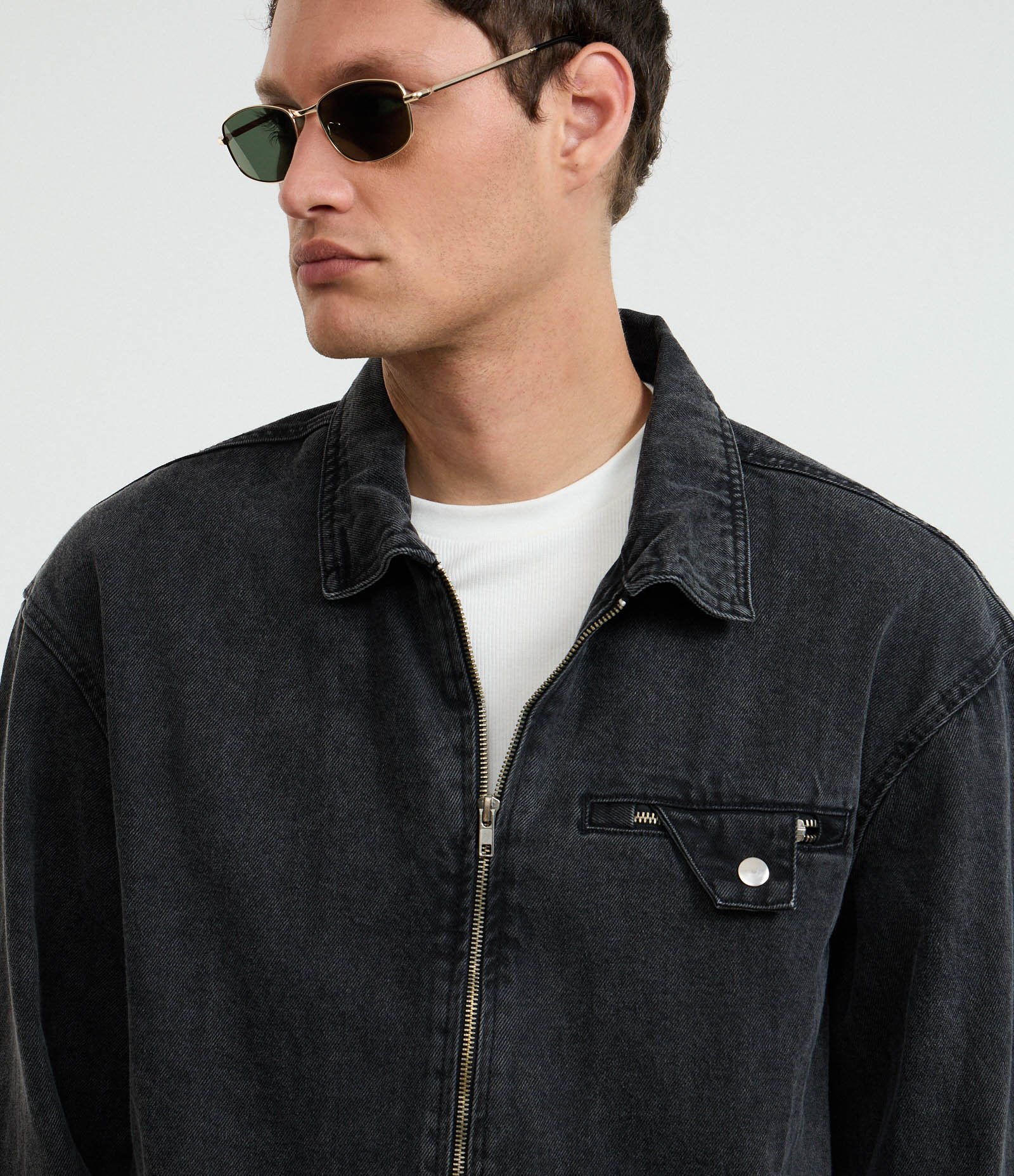 Jaqueta Boxy em Jeans com Gola Colarinho e Bolso Diferenciado Preto 4