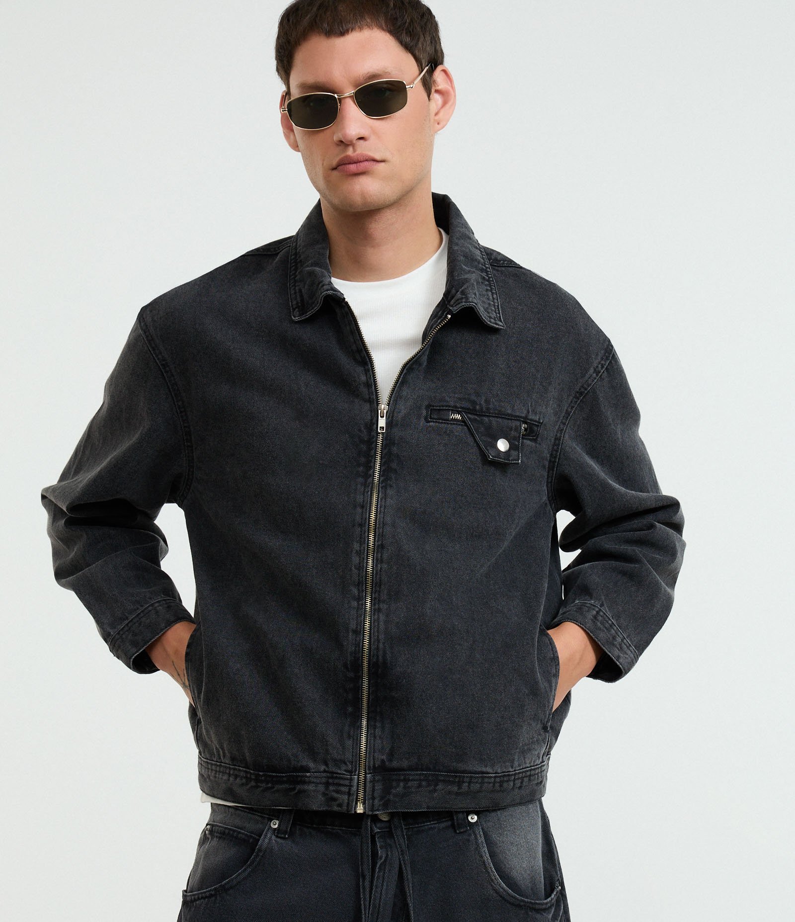 Jaqueta Boxy em Jeans com Gola Colarinho e Bolso Diferenciado Preto 5