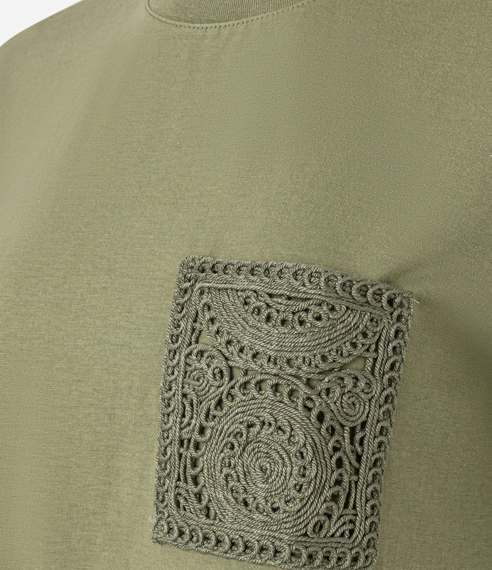 Camiseta em Algodão com Bolso de Efeito Crochê Verde 5