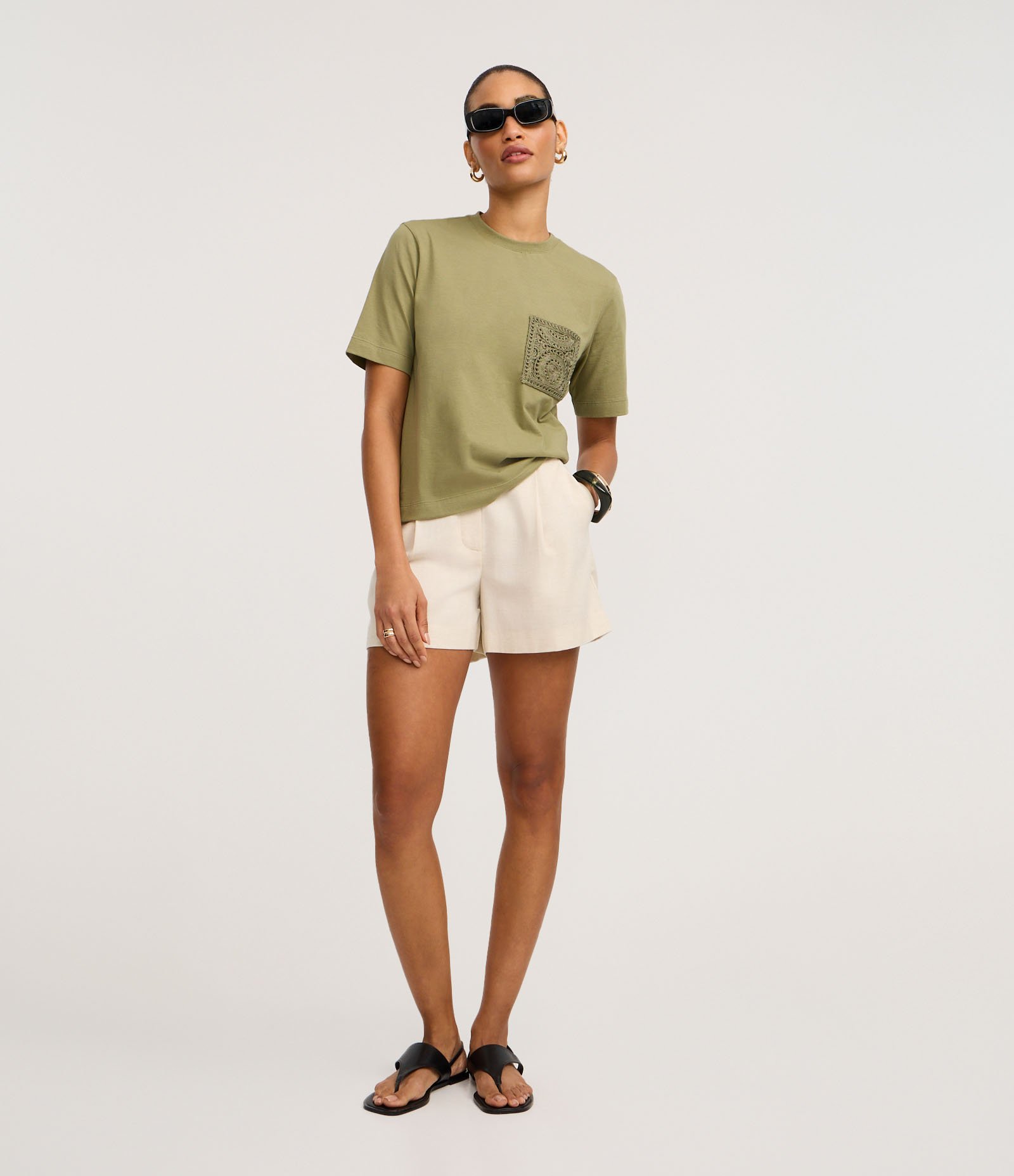 Camiseta em Algodão com Bolso de Efeito Crochê Verde 3