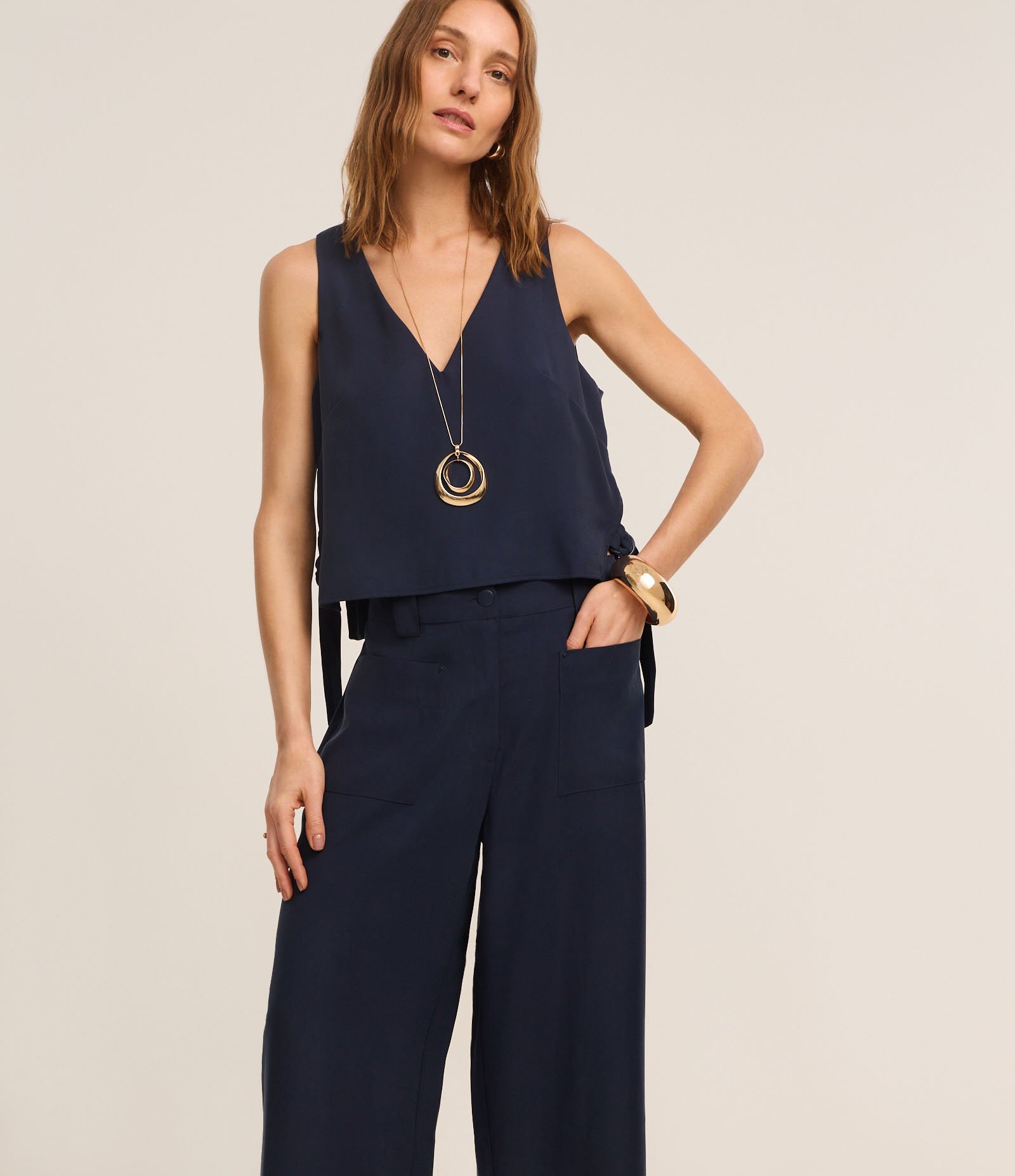 Calça Pantacourt com Amarração Frontal Azul Marinho 2