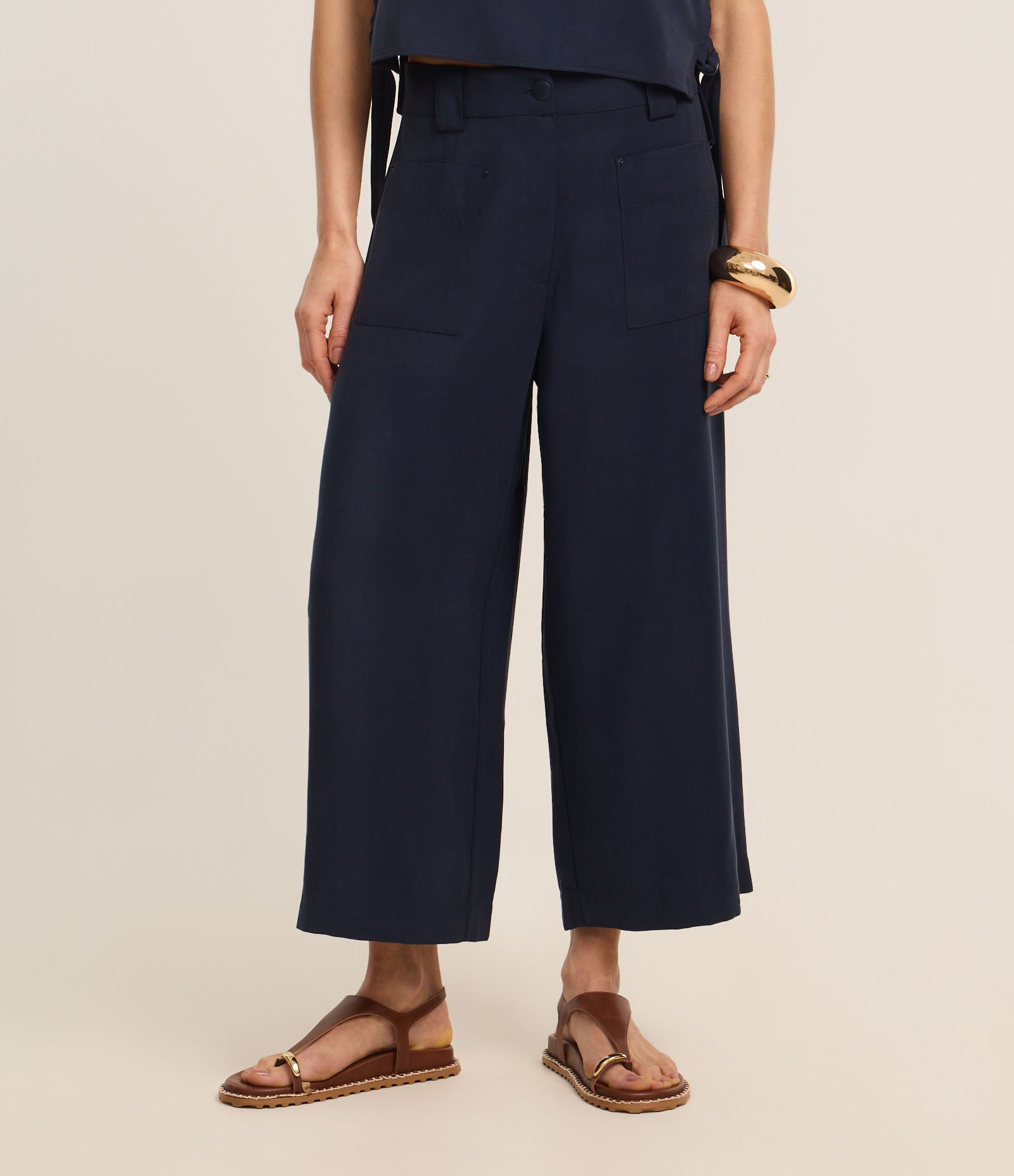 Calça Pantacourt com Amarração Frontal Azul Marinho 3