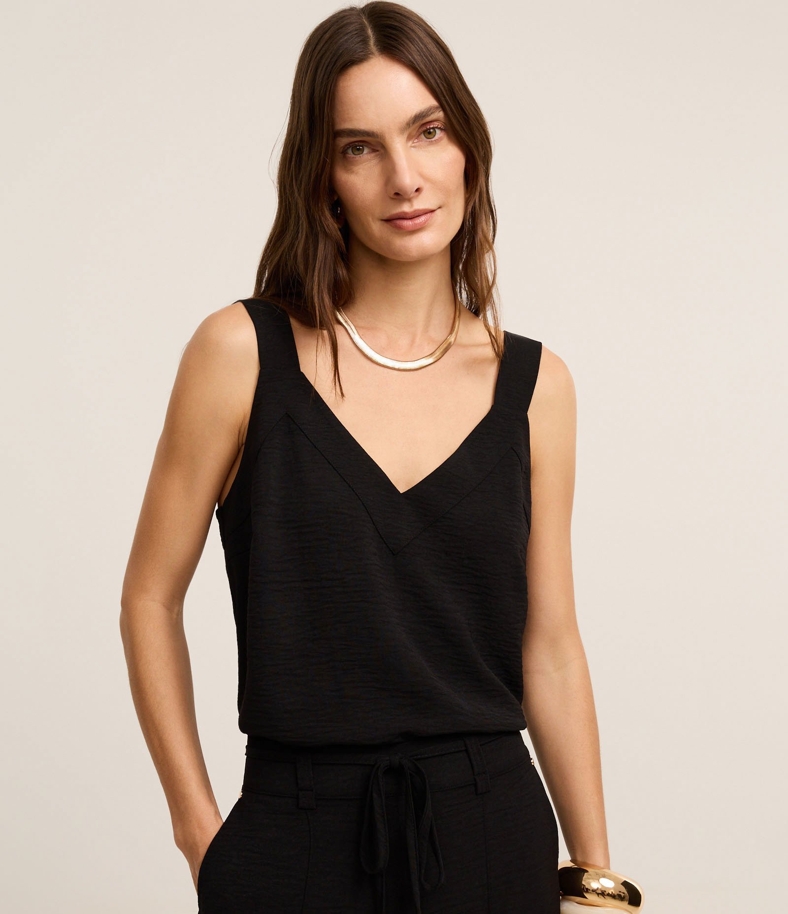 Blusa em Airflow com Deocte V e Alça Larga Preto 1