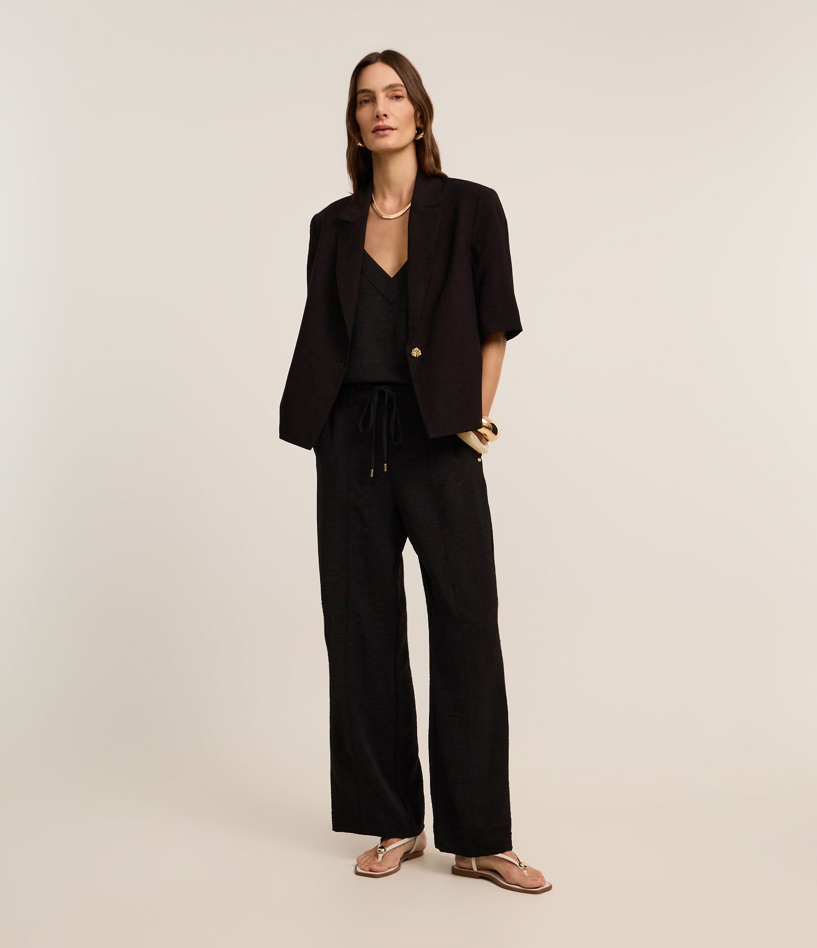 Blusa em Airflow com Deocte V e Alça Larga Preto 2