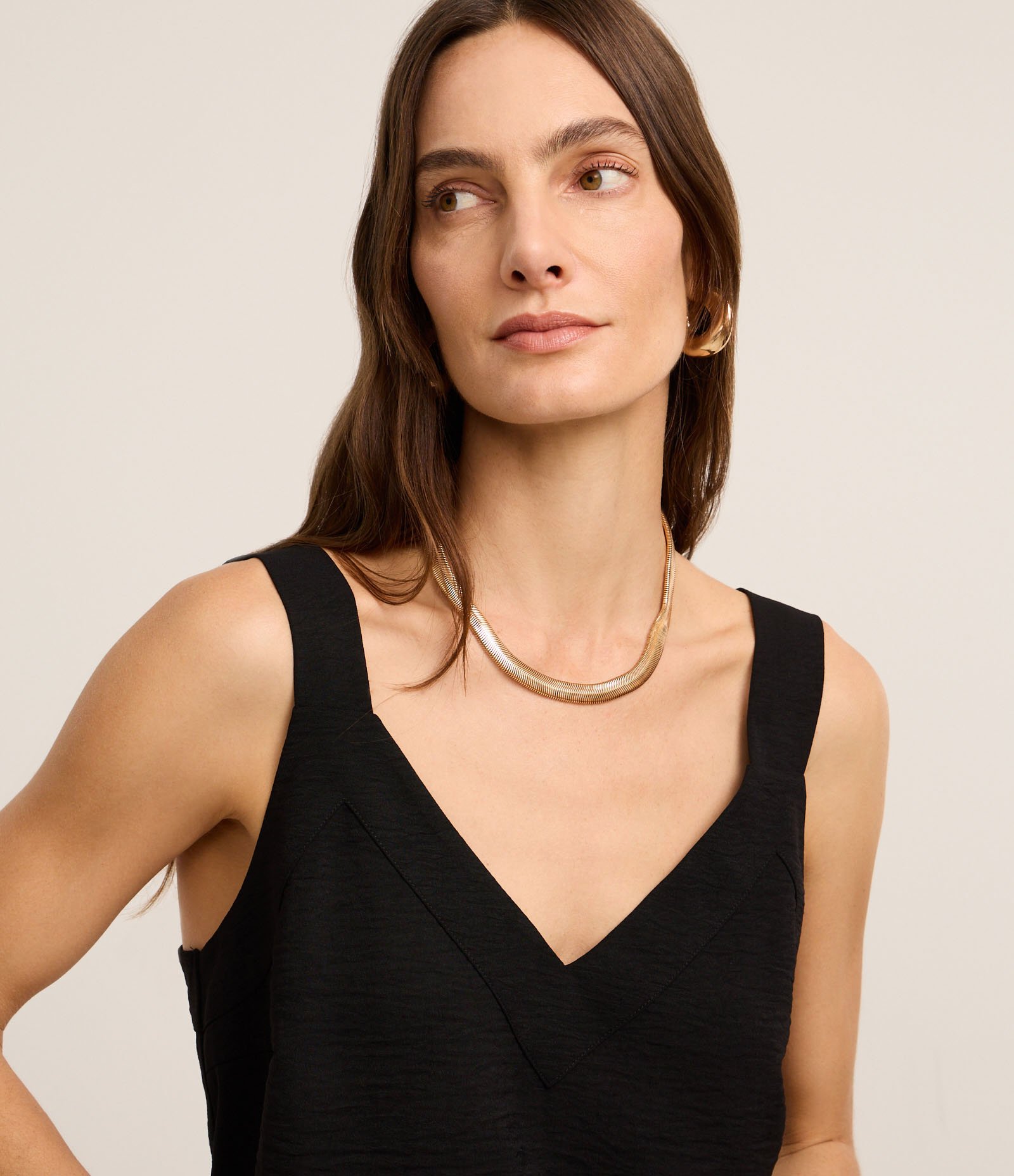 Blusa em Airflow com Deocte V e Alça Larga Preto 4