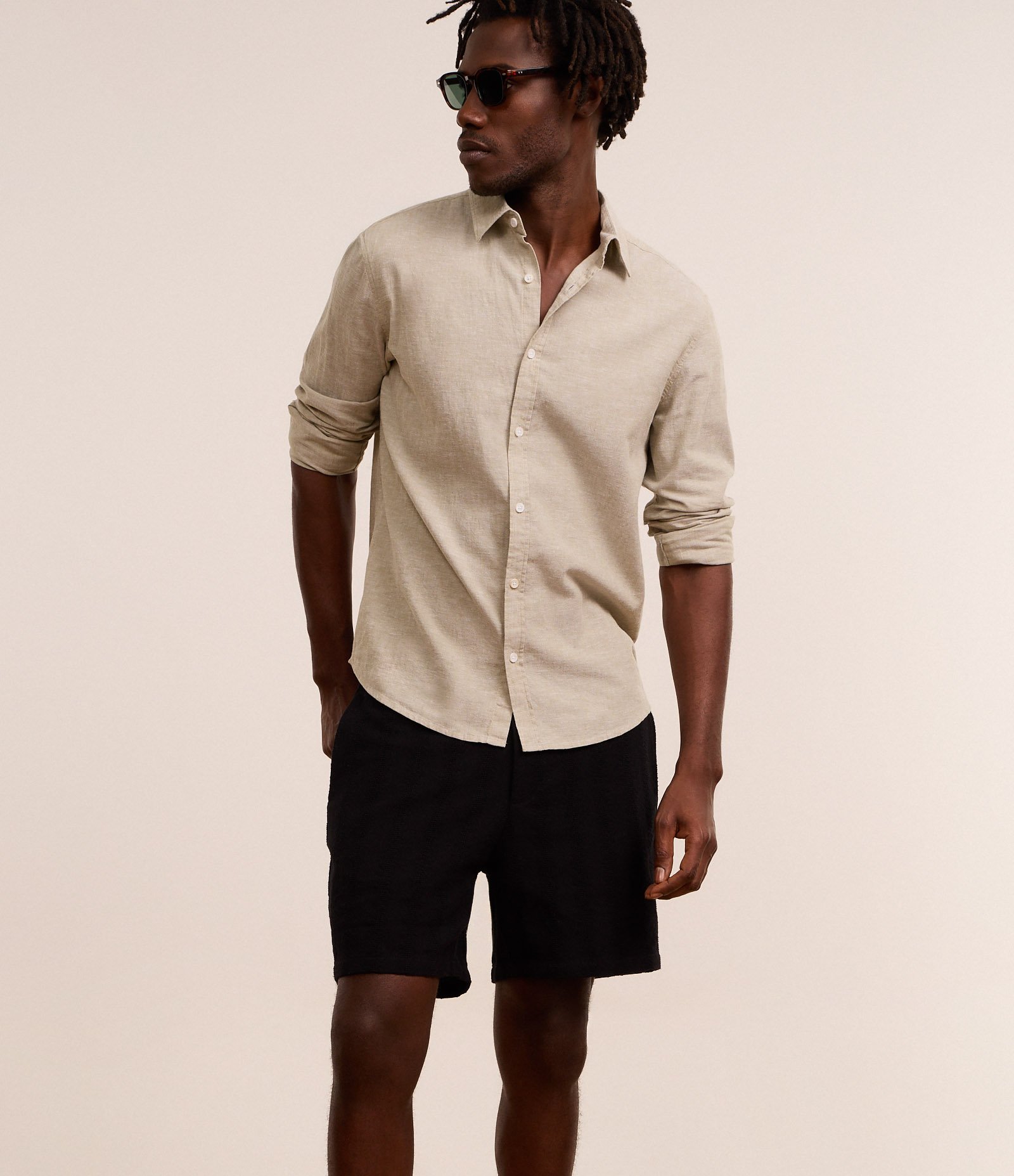 Bermuda em Algodão com Textura e Cós Elástico Preto 4