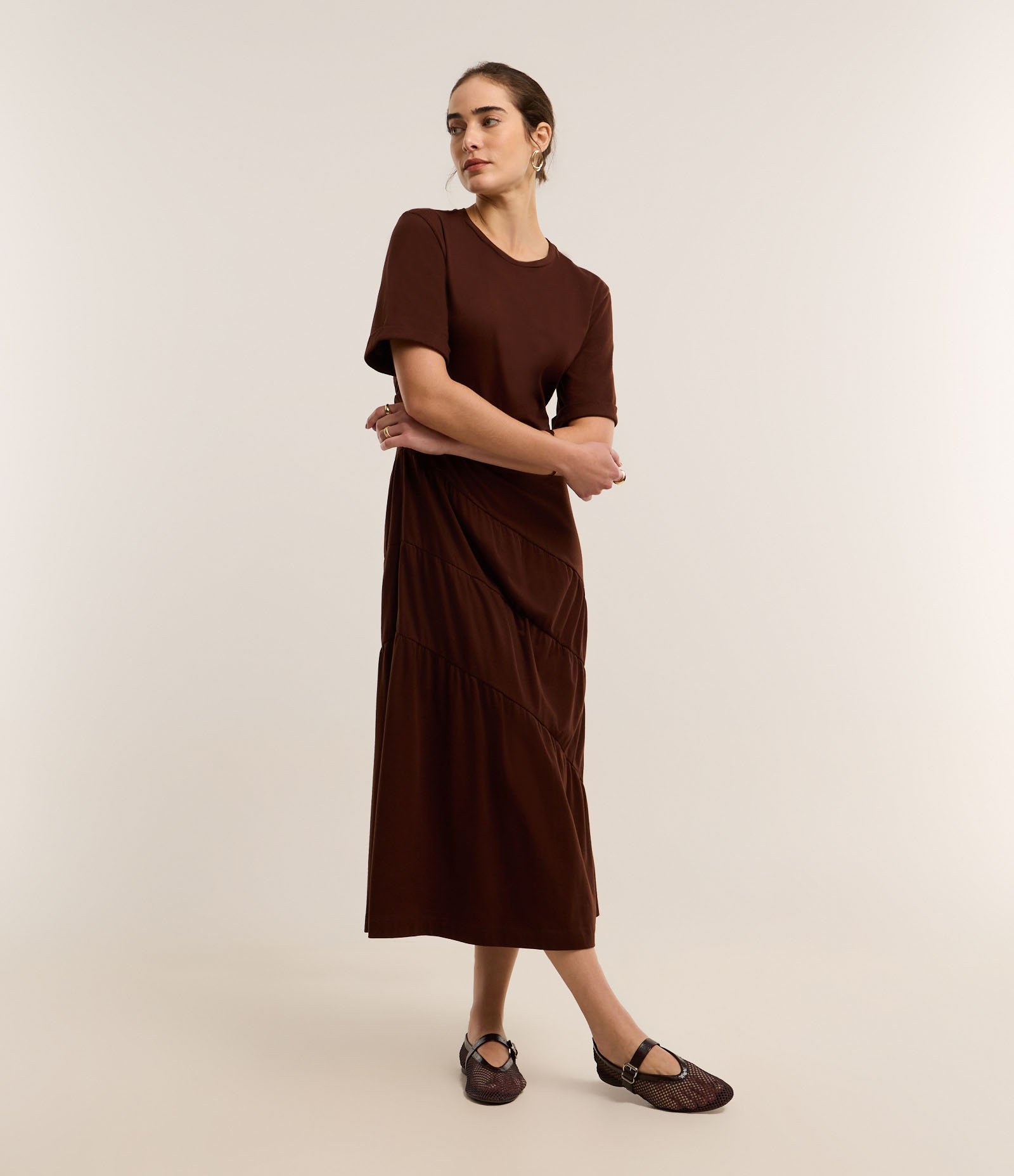 Vestido Evasê Midi em Algodão com Recorte Espiral Marrom 2