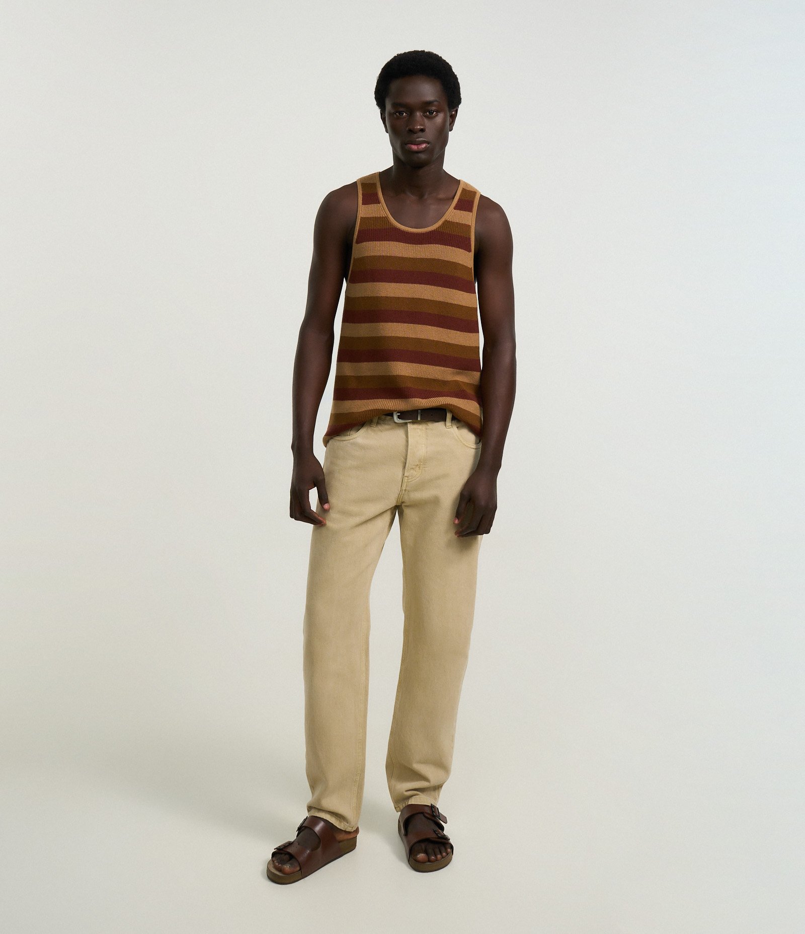 Regata em Crochê Com Estampa de Listras e Textura Marrom 2