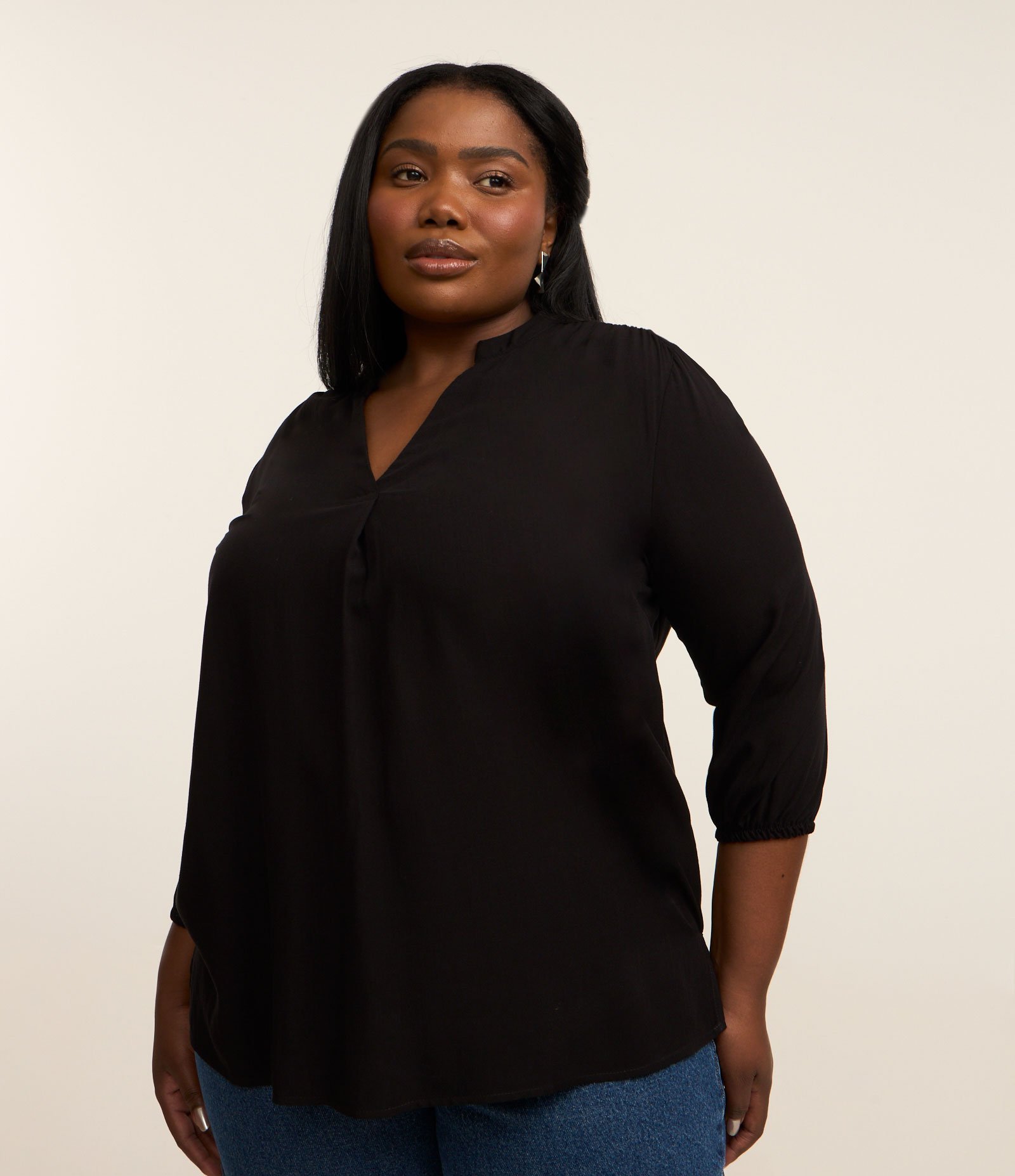 Blusa em Viscose com Manga 3/4 Curve & Plus Size Preto 1