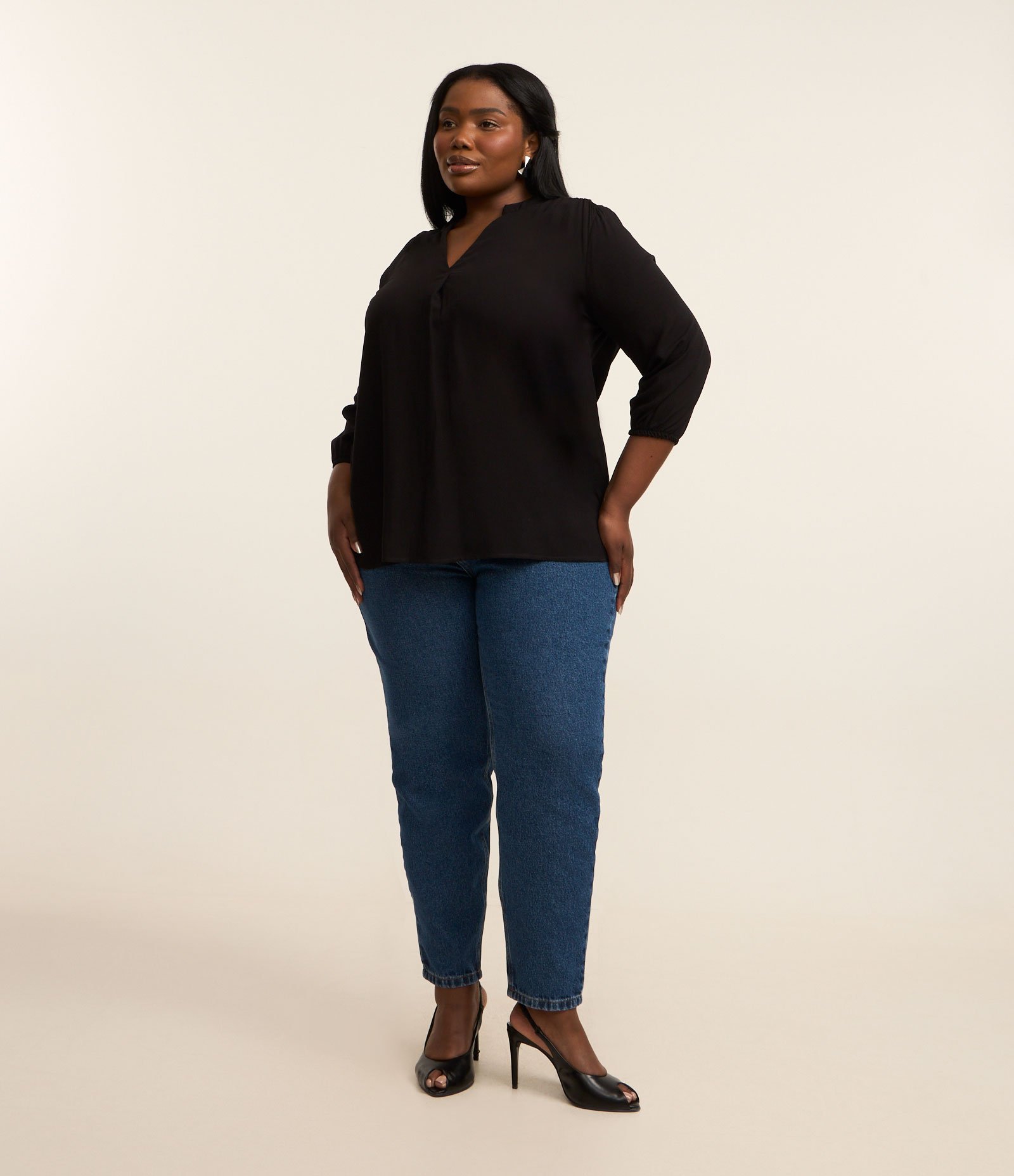 Blusa em Viscose com Manga 3/4 Curve & Plus Size Preto 2