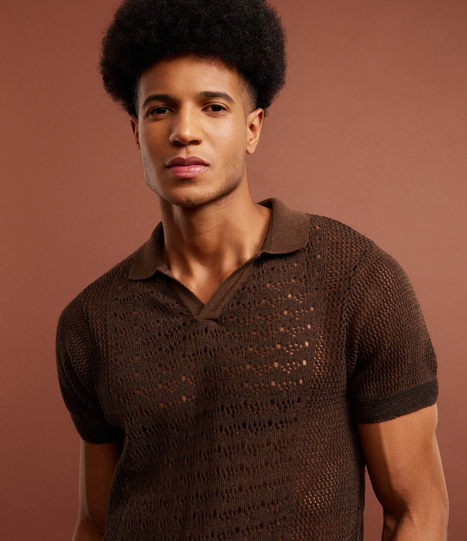 Camisa Polo Regular com Efeito Crochê Marrom 4