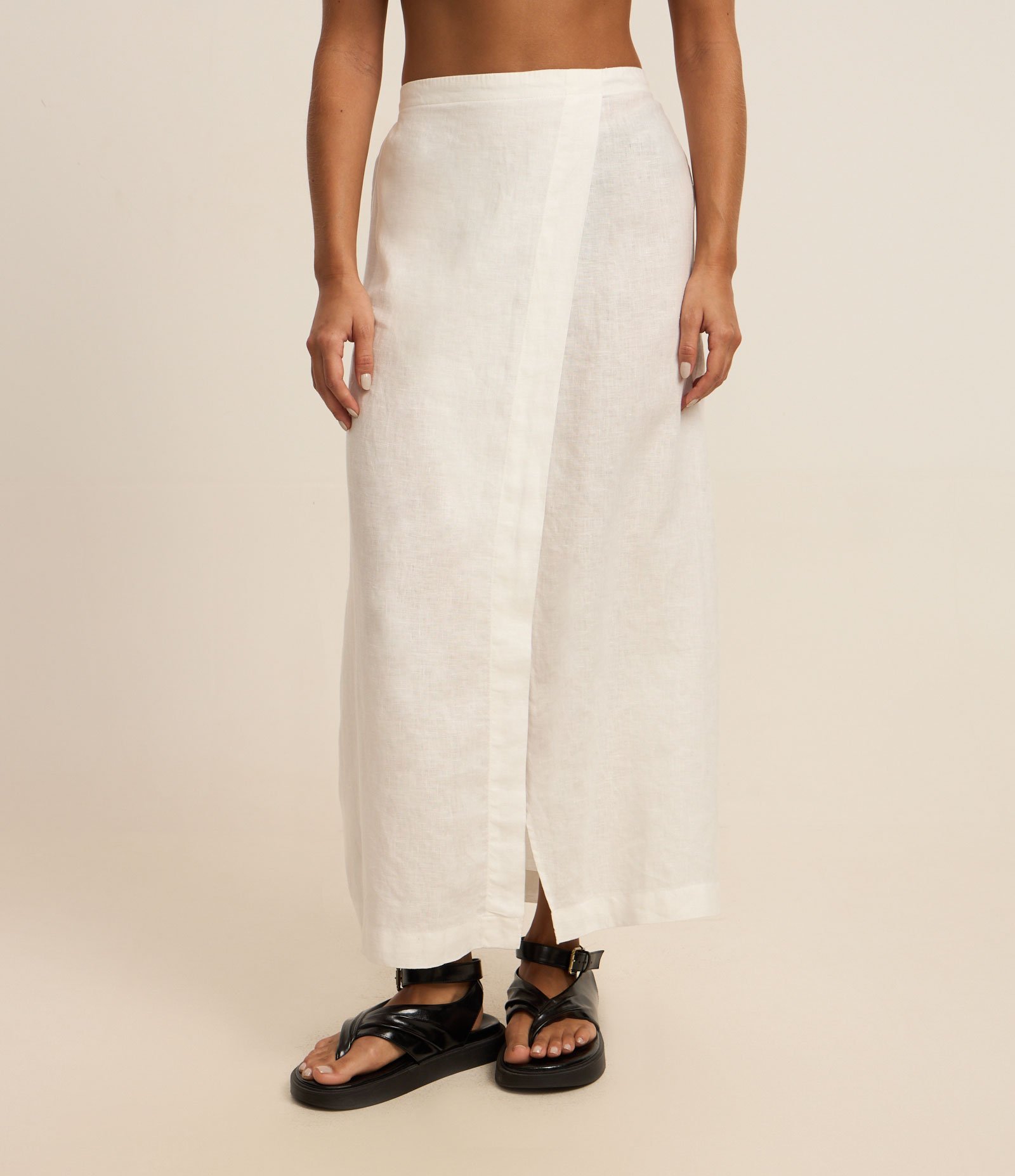 Saída de Praia Saia Transpassada em Linho Branco 2