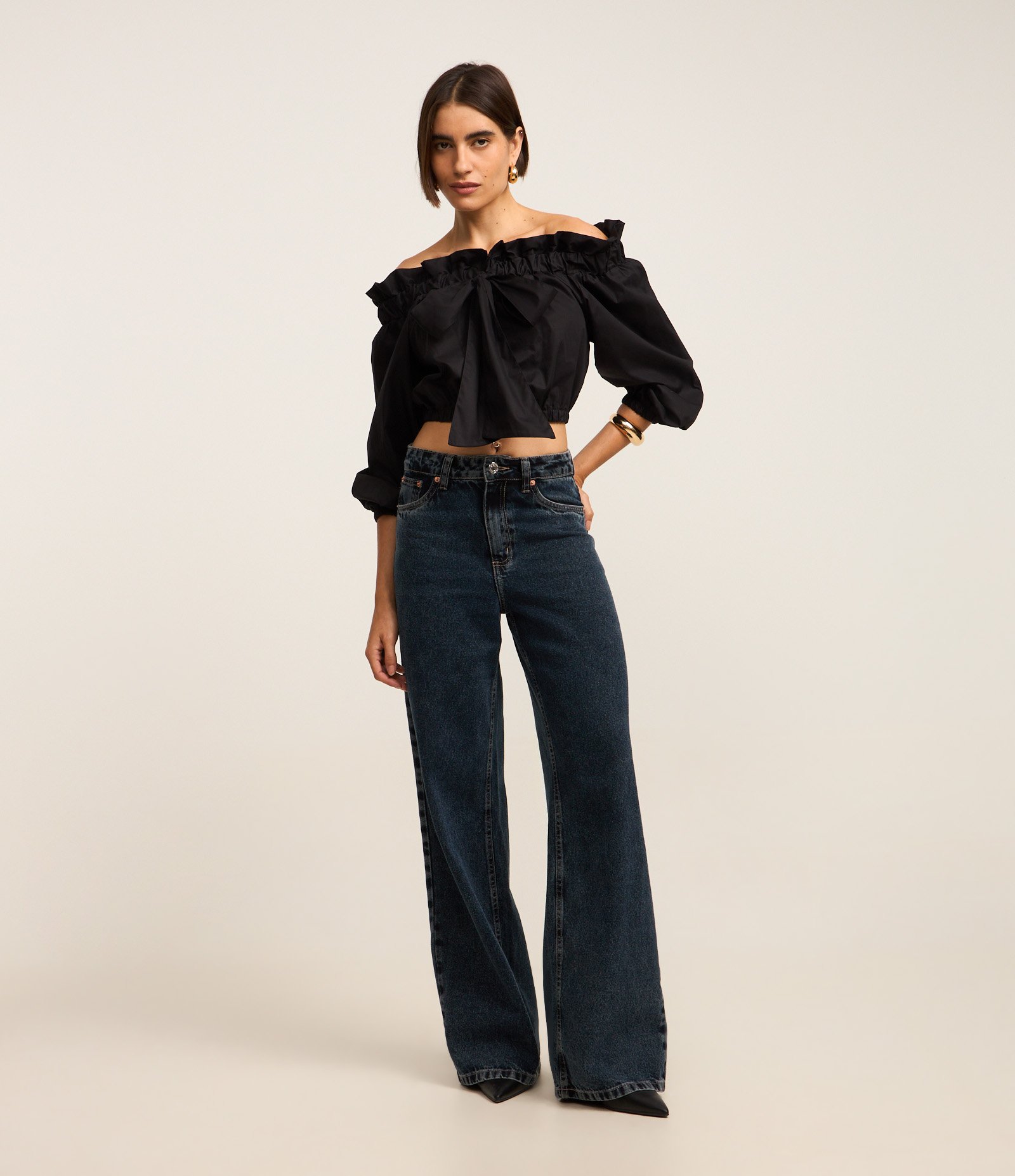 Blusa em Tricoline Ombro a Ombro com Amarração no Decote Preto 2