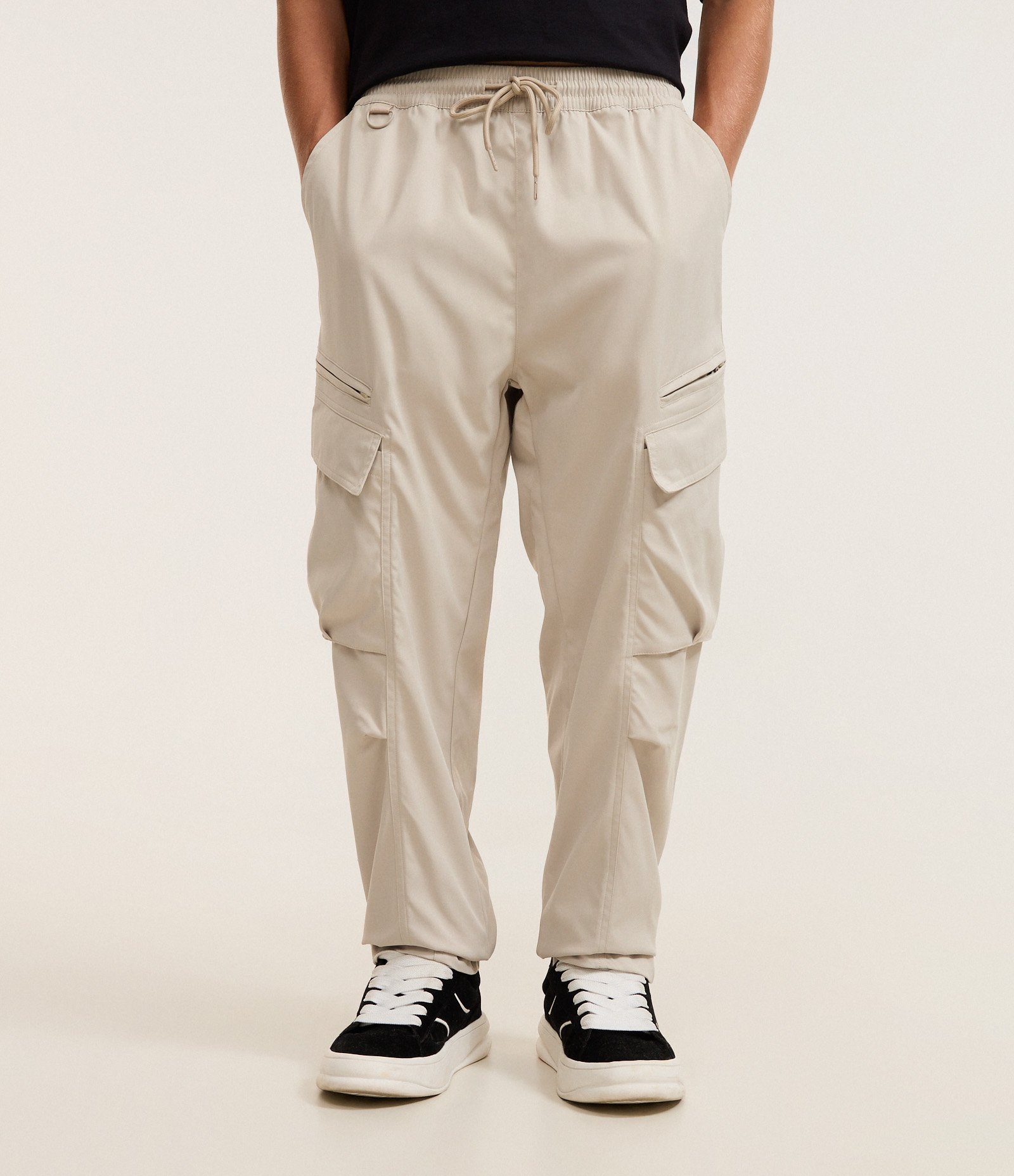 Calça Reta com Bolso Cargo Cinza 2