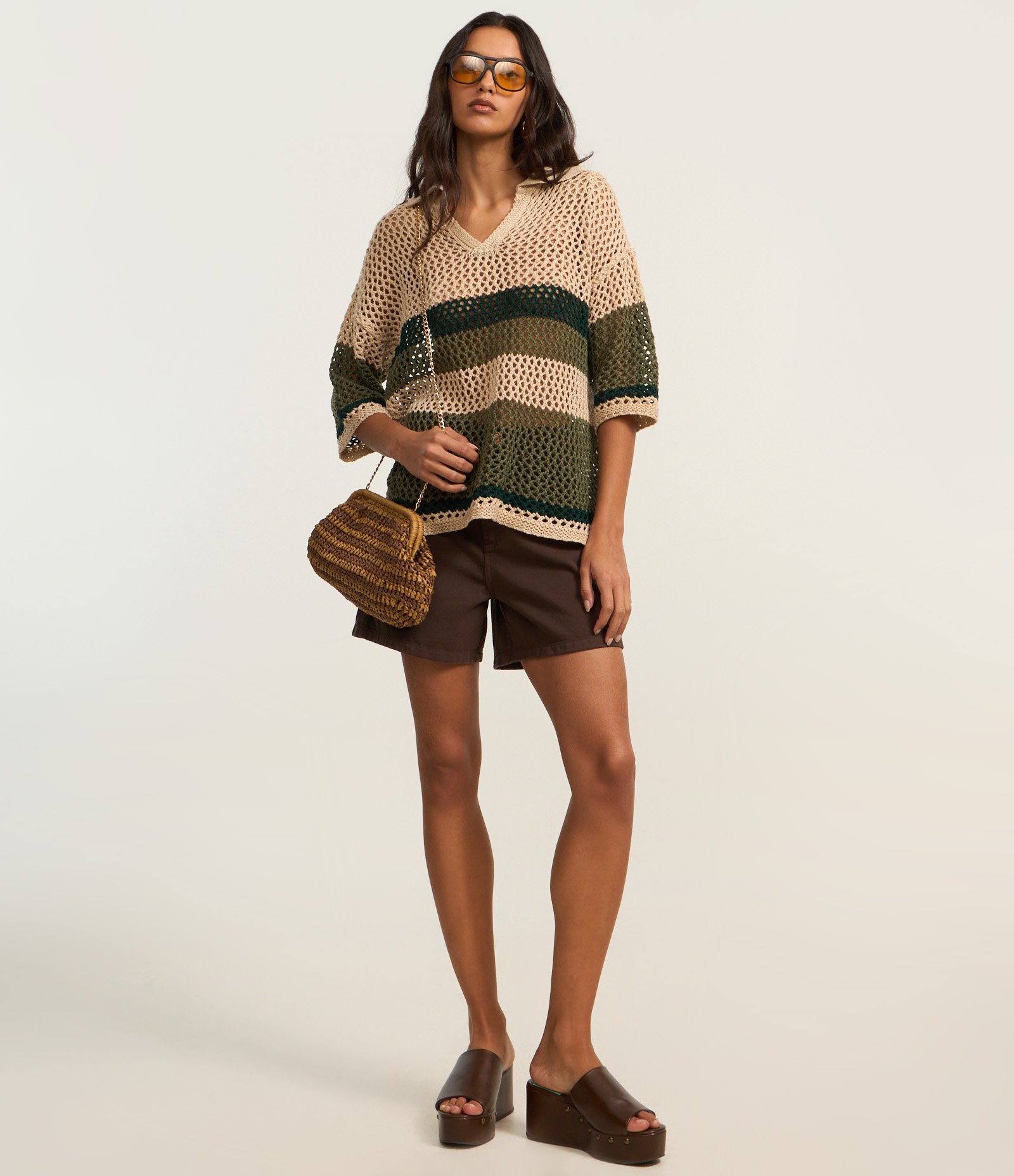 Camiseta Oversized em Tricô Texturizado e Gola Polo Bege 2