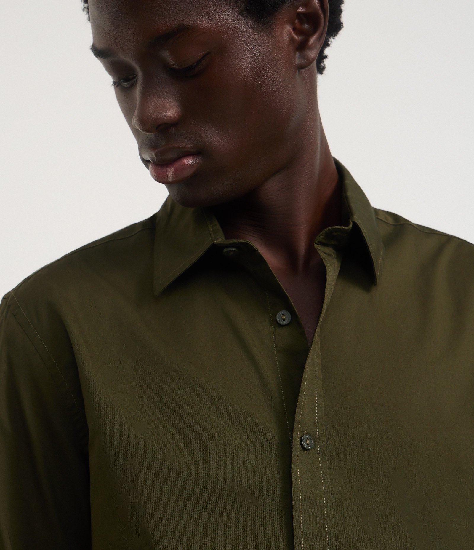 Camisa Regular em Sarja Amaciada Verde 3