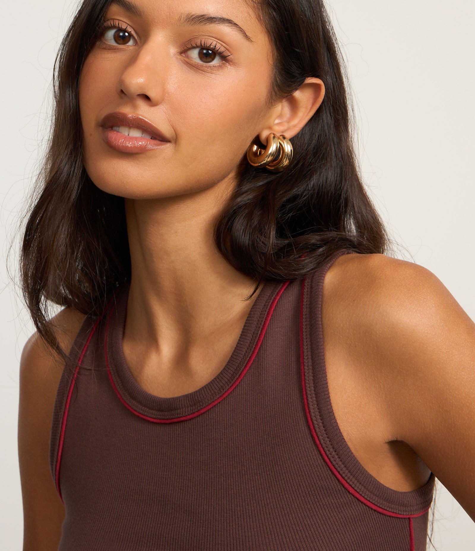 Regata em Ribana com Frisos Contrastantes Marrom 4