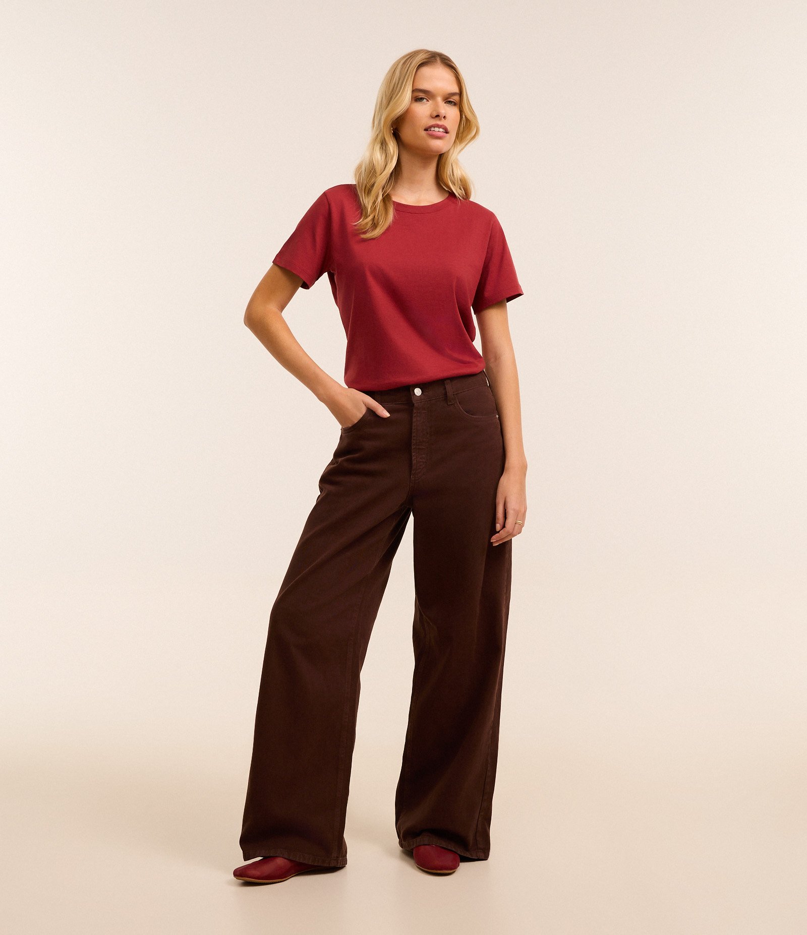 Camiseta Básica em Algodão com Manga Curta Bordô 3