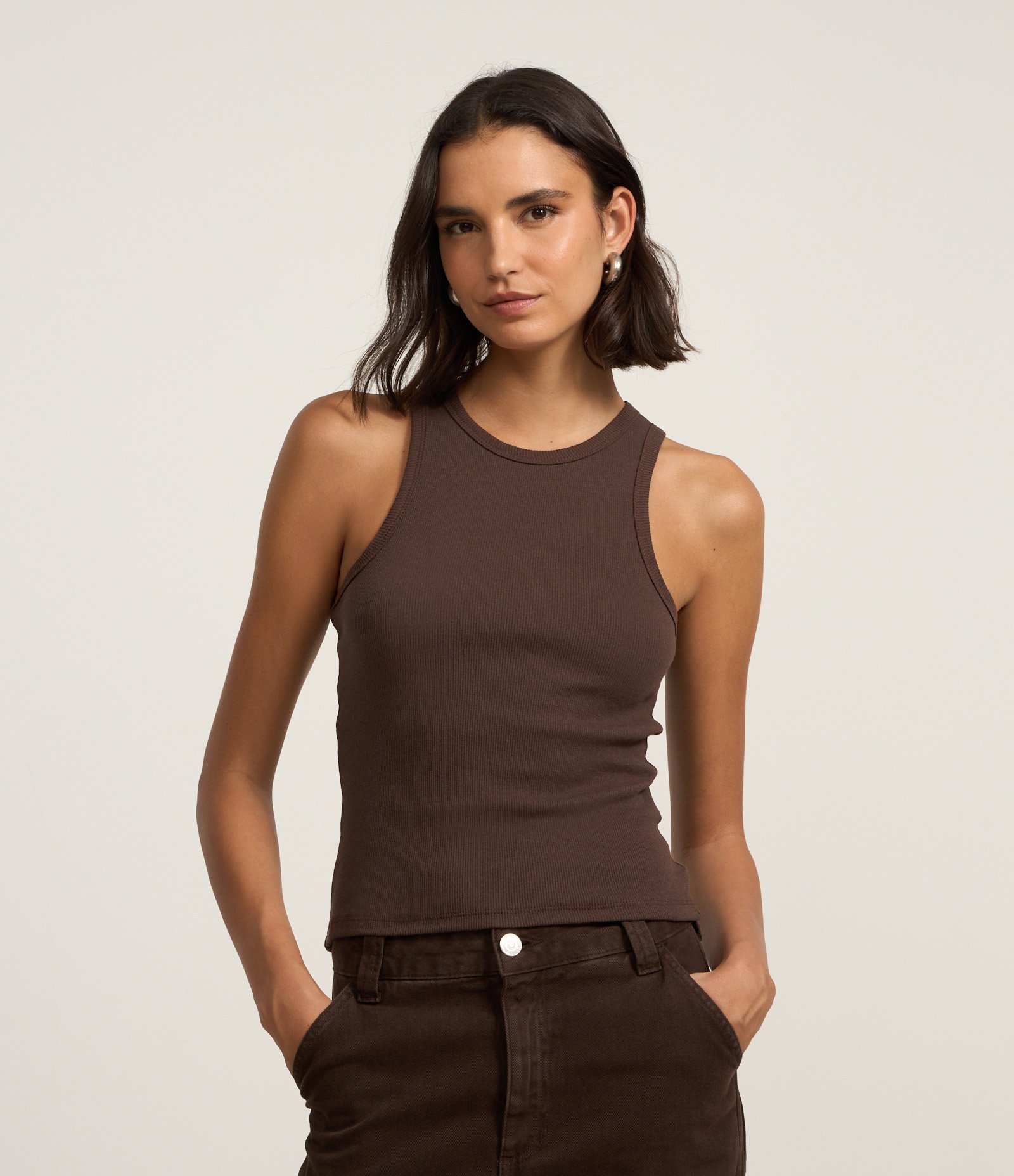 Blusa Regata Básica em Ribana com Leve Textura Marrom Escuro 1