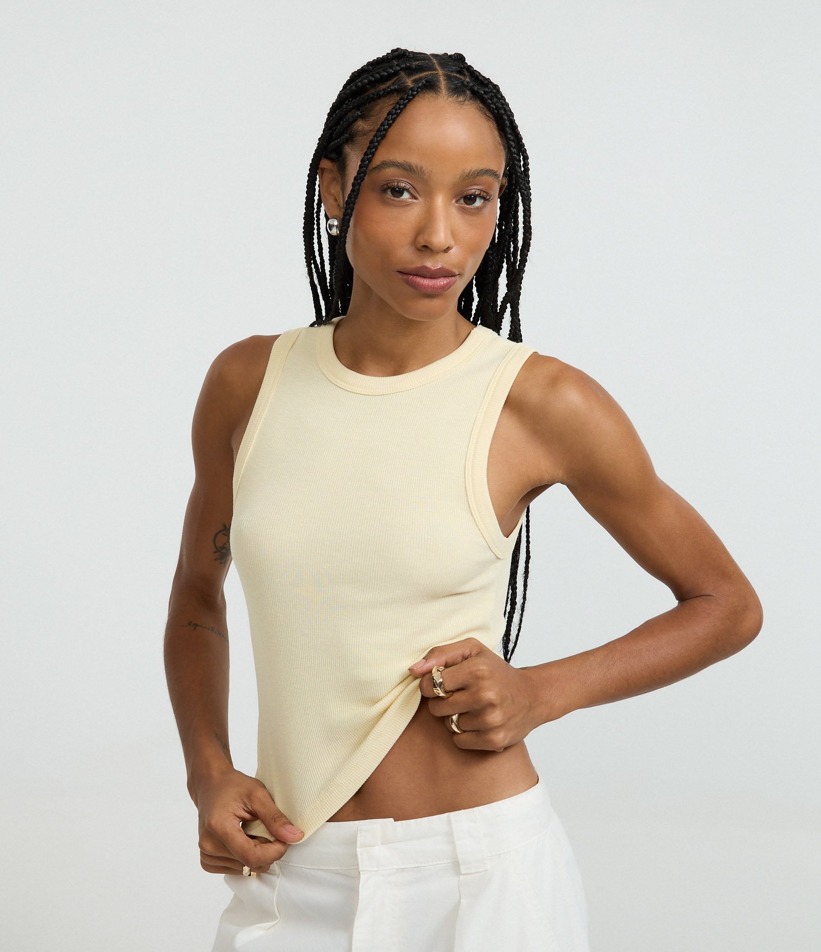 Regata Cropped Básica em Ribana Canelada Bege Creme 1