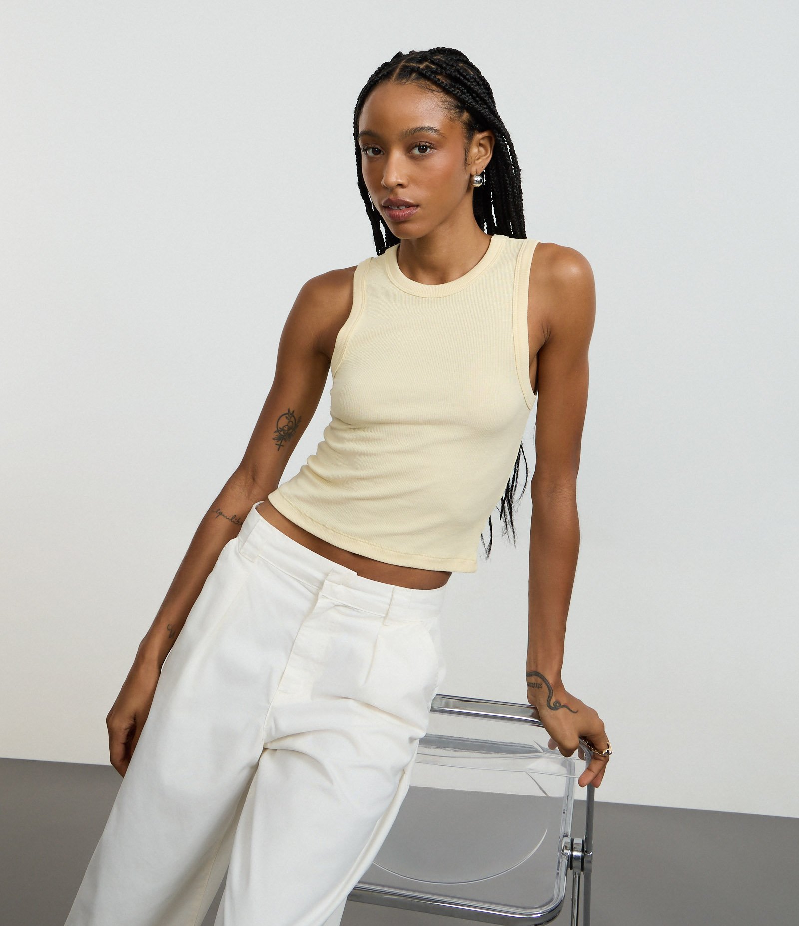 Regata Cropped Básica em Ribana Canelada Bege Creme 5