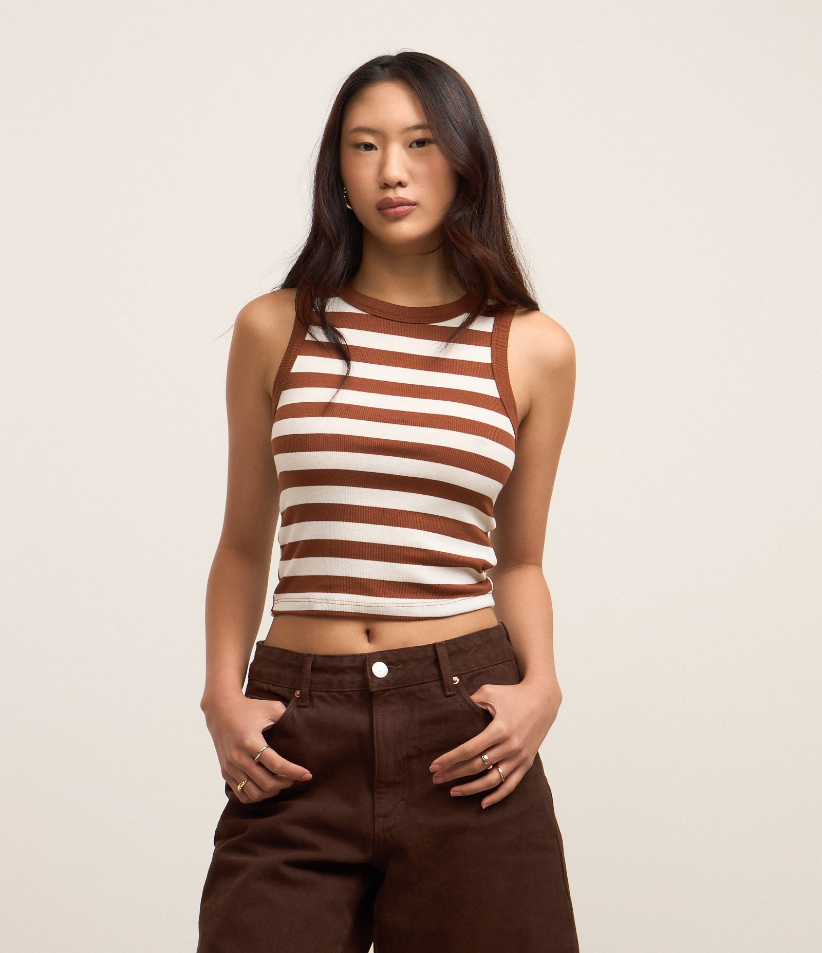 Blusa Regata em Viscose Listrada e com Textura Marrom 1