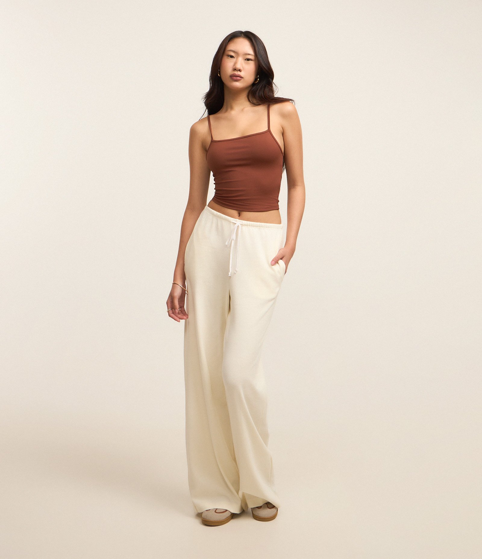 Blusa Cropped de Alcinha em Poliamida Marrom Caramelo 2