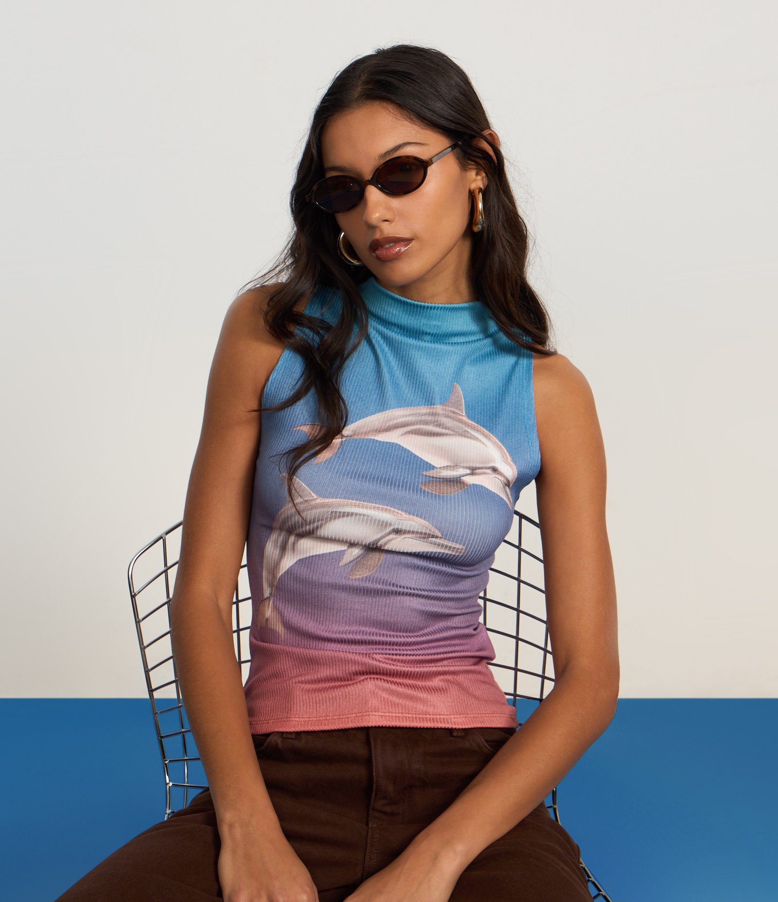 Blusa em Ribana com Gola Alta e Estampa Golfinho Azul 4