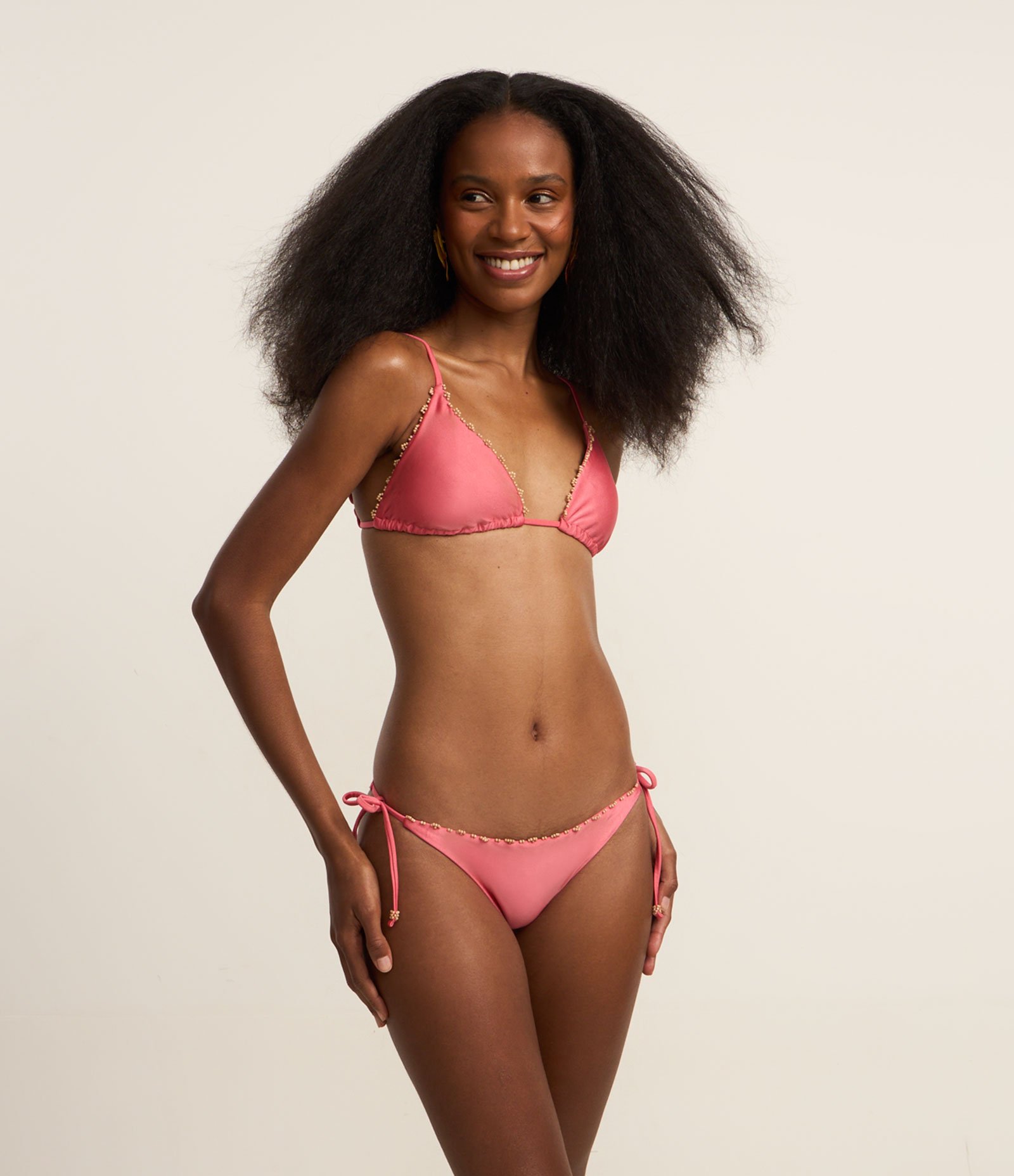 Biquíni Top Cortininha em Microfibra Brilho com Aviamentos de Madeira Rosa 2