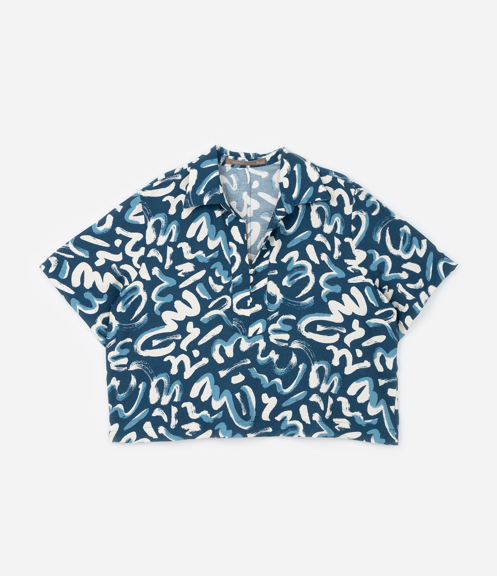 Camisa com Botões Forrados na Gola e Estampa Orgânica Bicolor Curve & Plus Size Azul/Branco 3