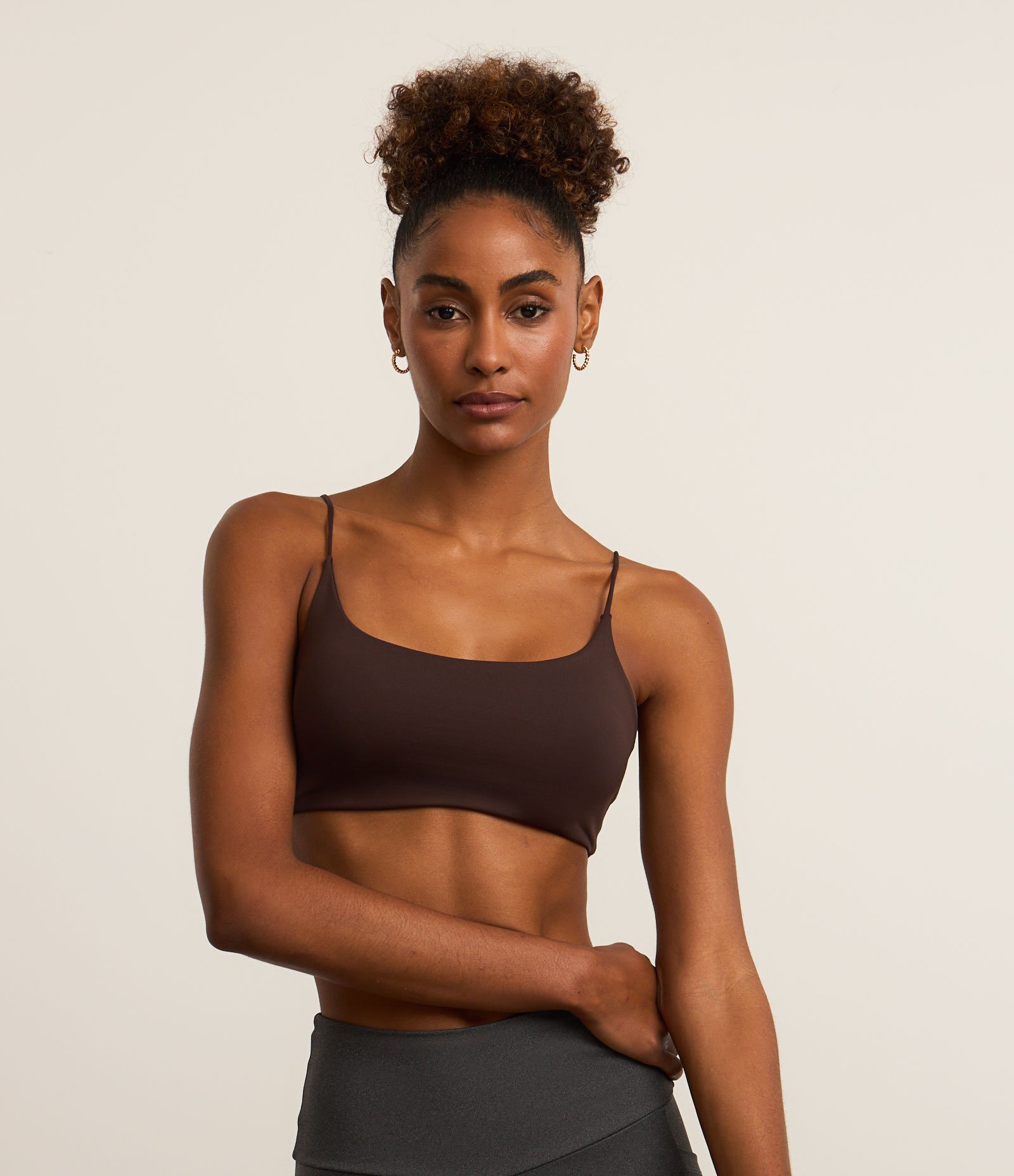 Top Esportivo em Poliamida com Alças Finas Marrom 1