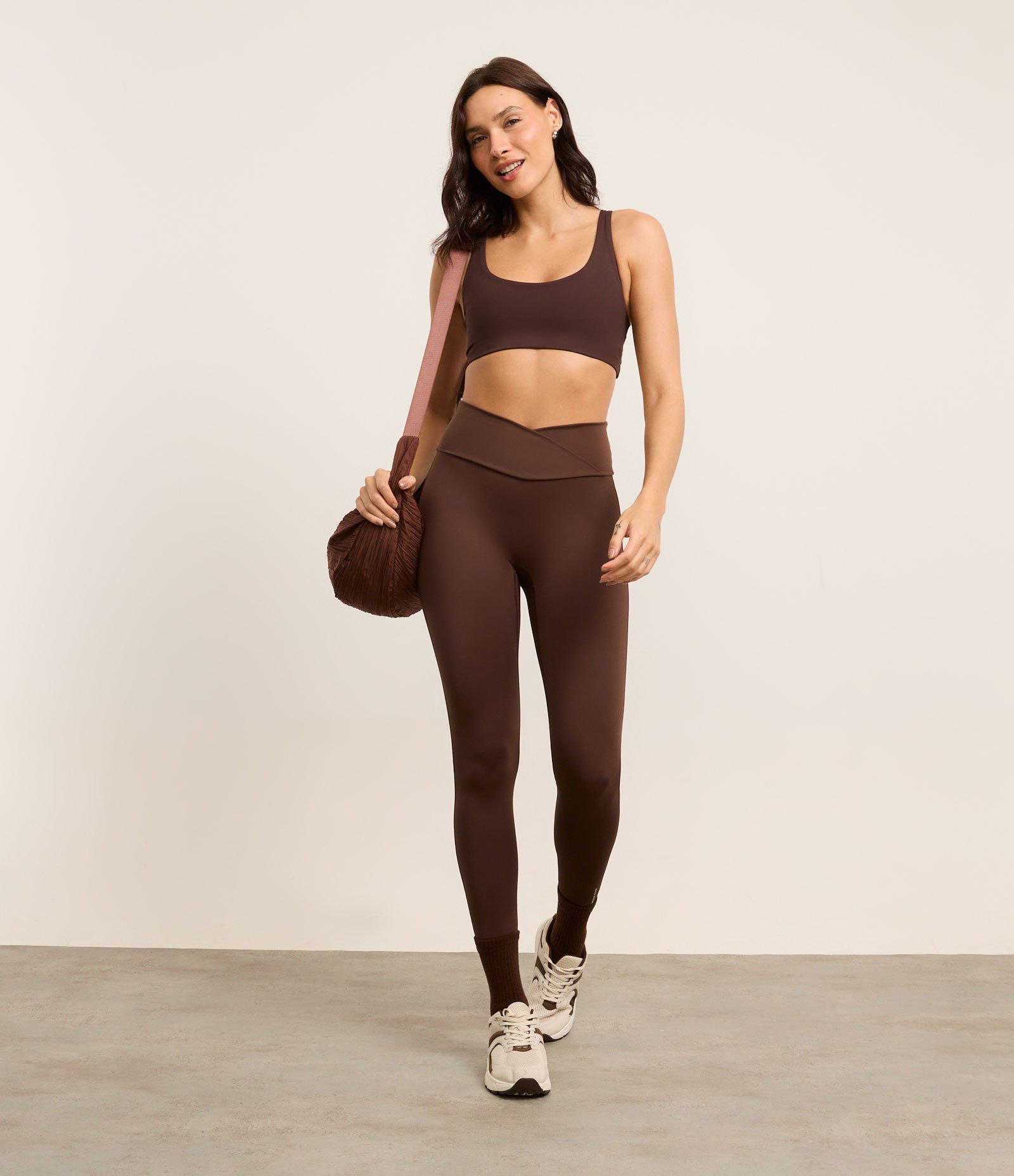 Calça Legging Esportiva em Microfibra com Cós Transpassado Marrom 1