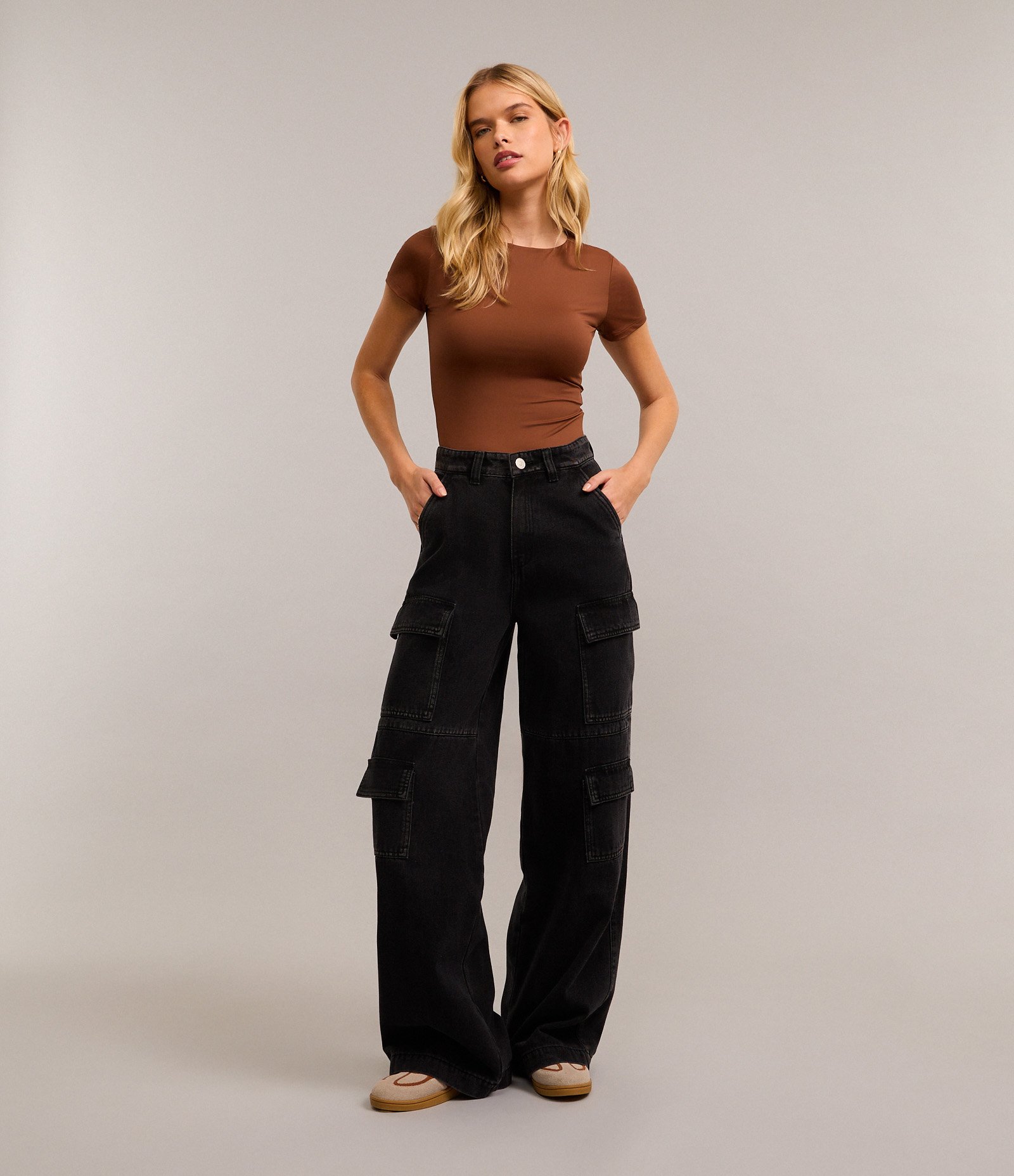 Body Básico em Poliamida com Mangas Curtas Marrom 2