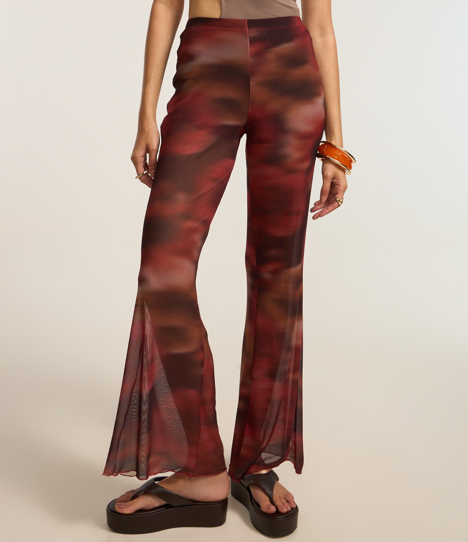 Calça Flare em Tule com Estampa Manchada e Picot na Barra Vermelho 2