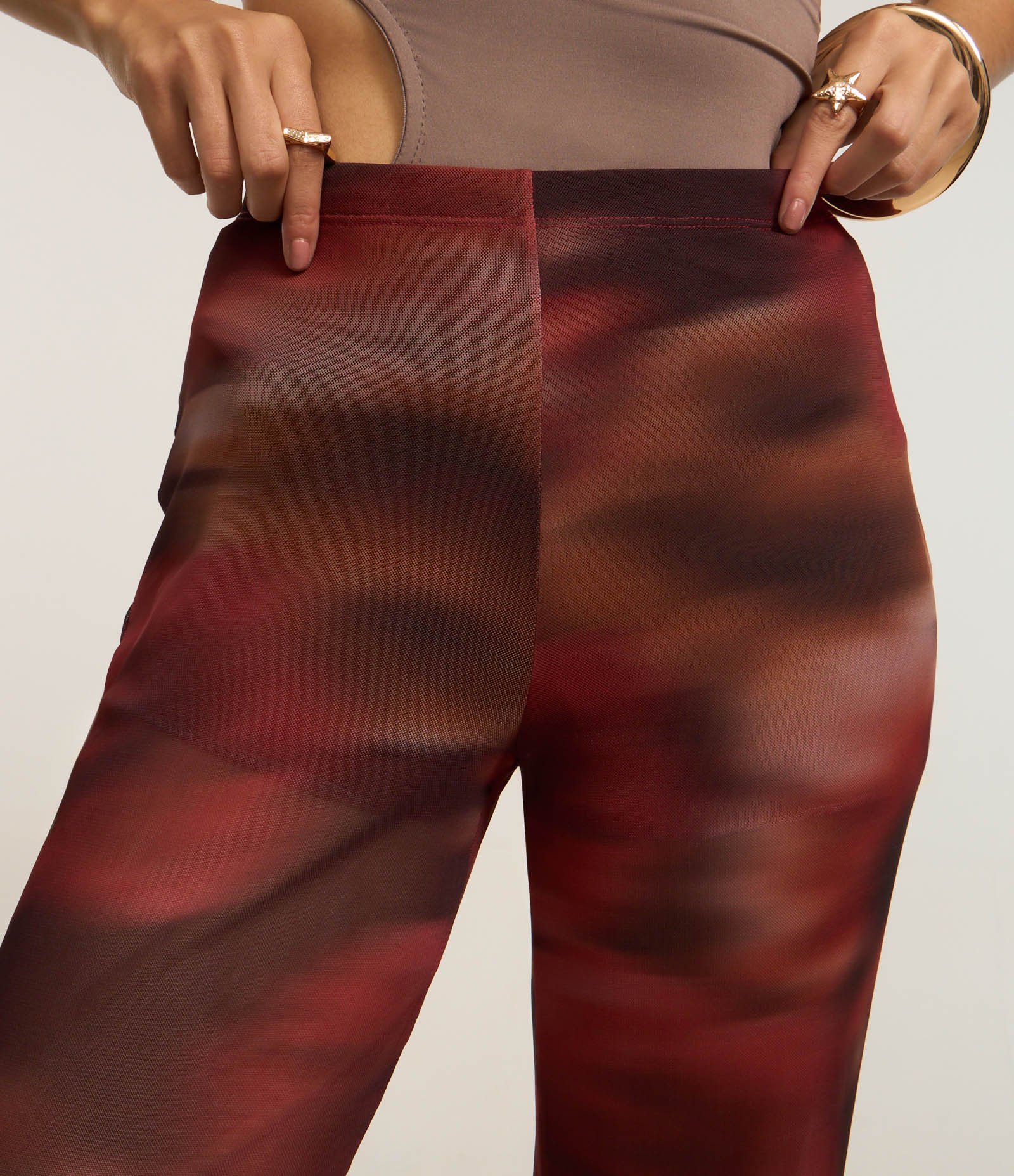 Calça Flare em Tule com Estampa Manchada e Picot na Barra Vermelho 3