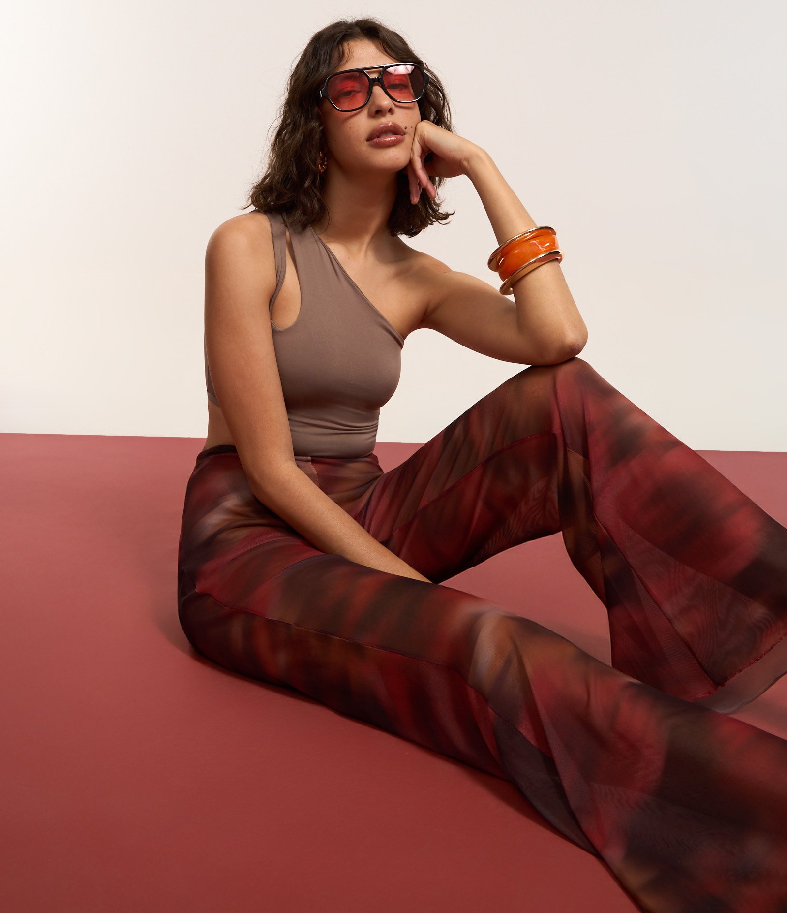 Calça Flare em Tule com Estampa Manchada e Picot na Barra Vermelho 4